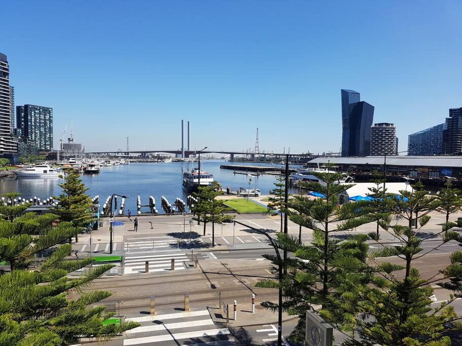 Melbourne Docklands Riverside Views