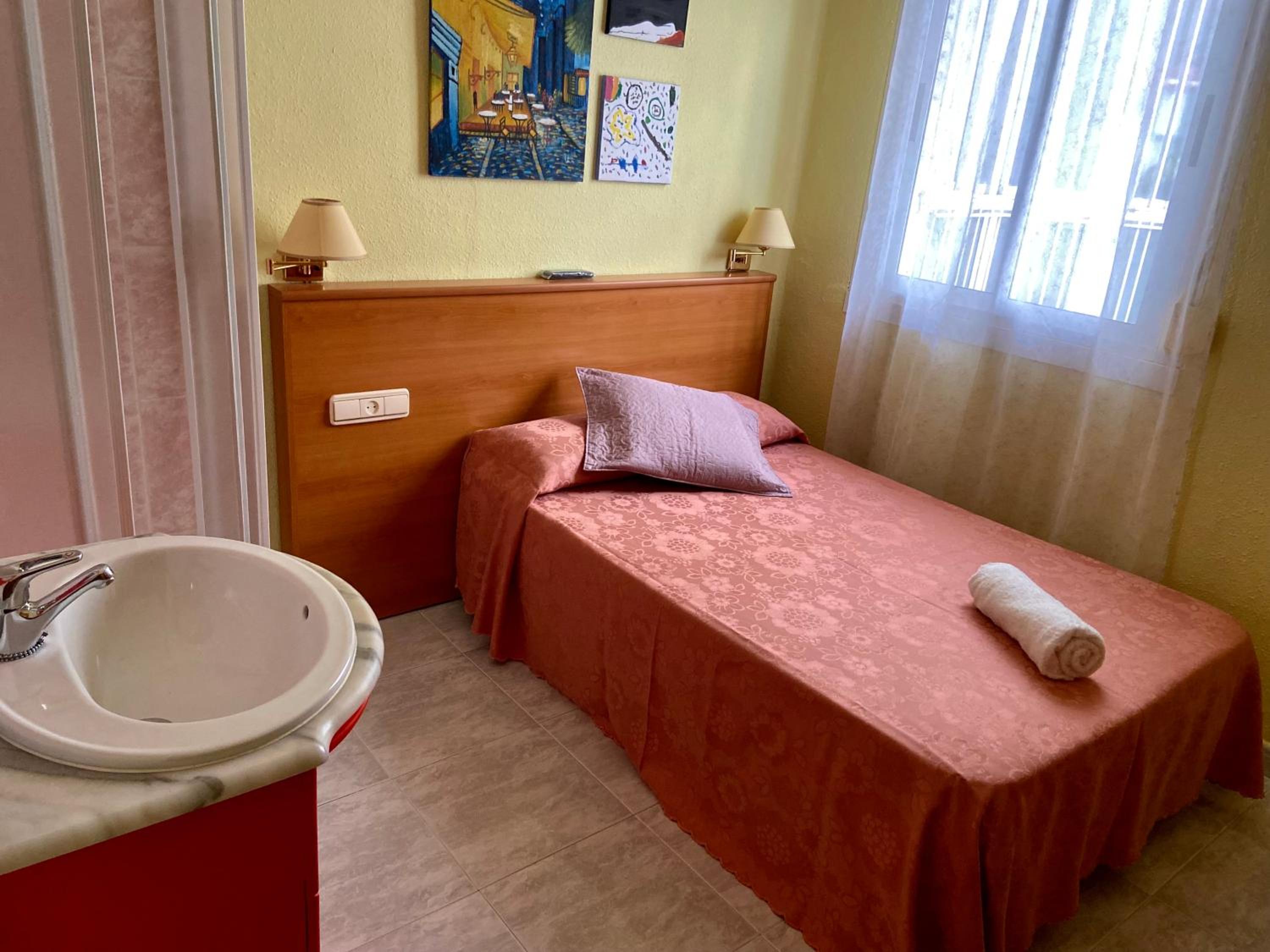 Hostal Alvarez view 4