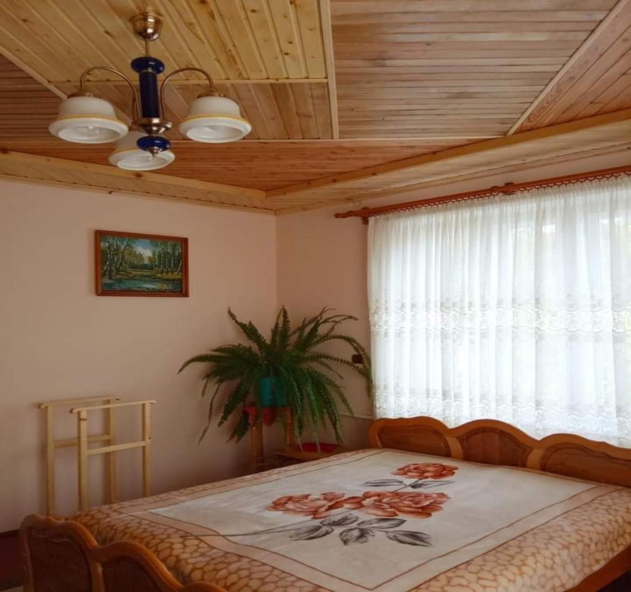 Bat'kivska Hata view 3