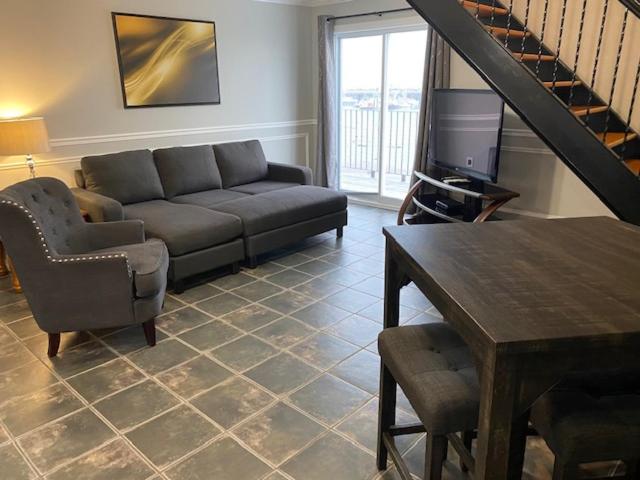Dockside Suites