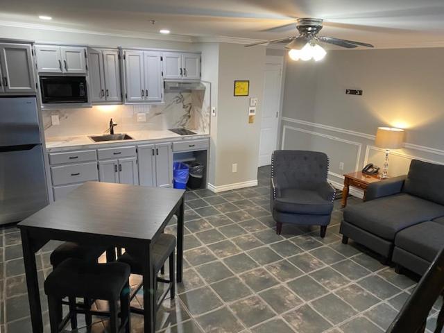 Dockside Suites