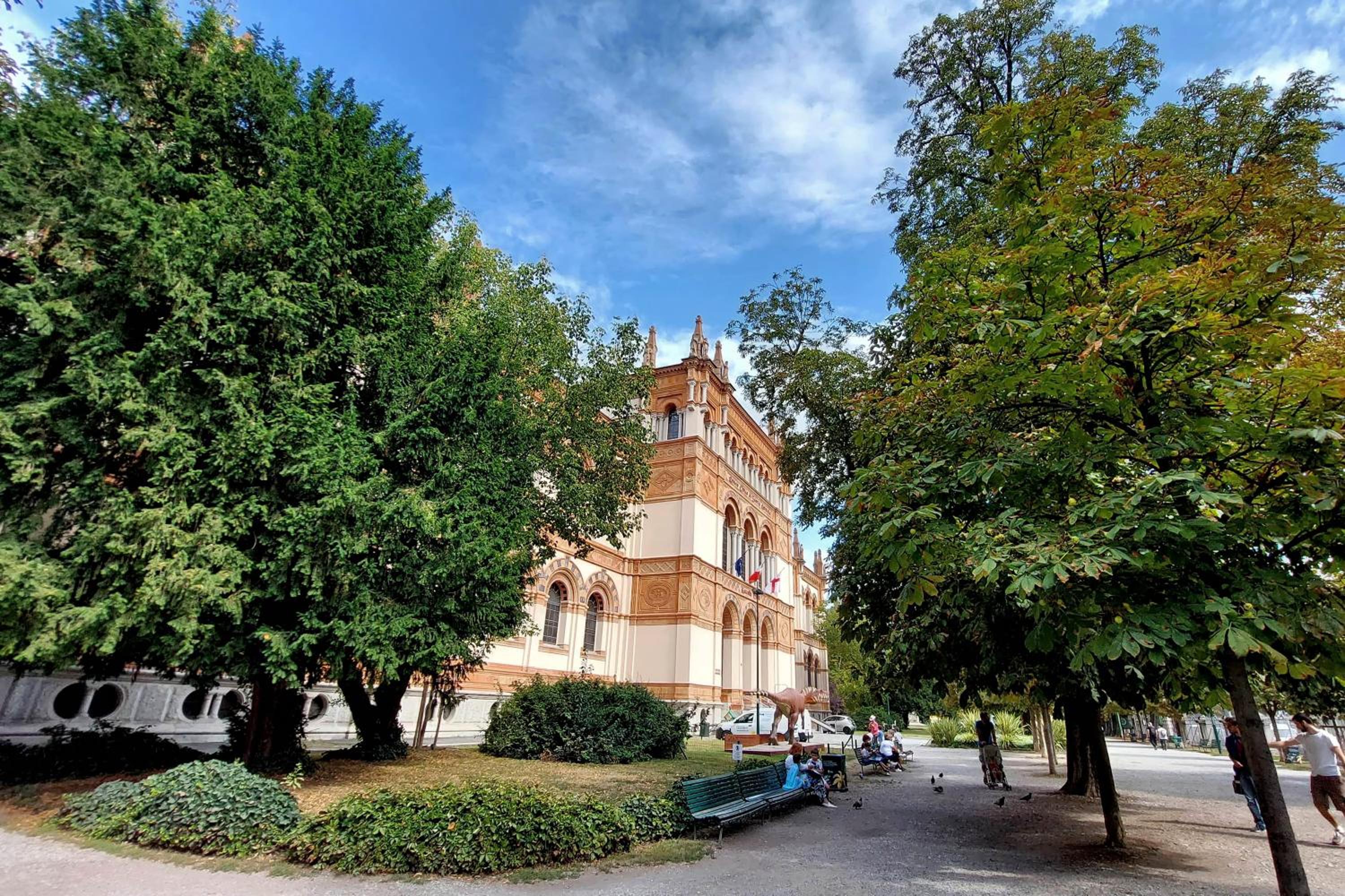 Vico Fashion District