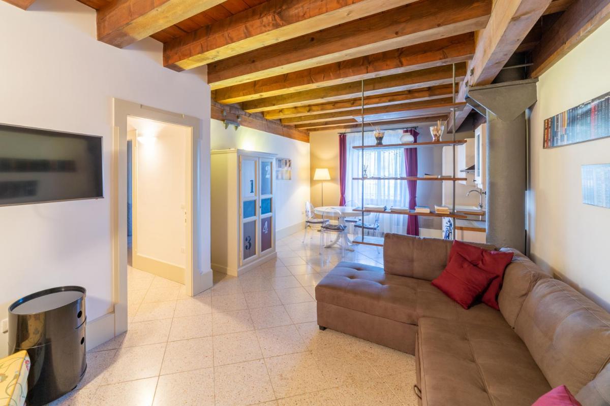 Youatmolino Canal View Apartment