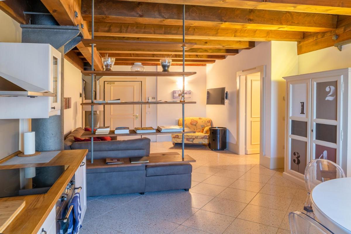 Youatmolino Canal View Apartment