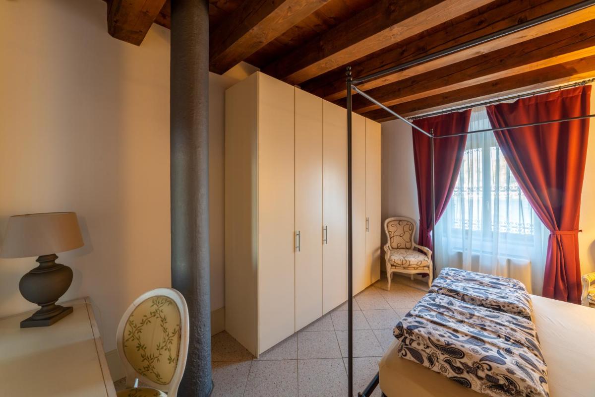 Youatmolino Canal View Apartment