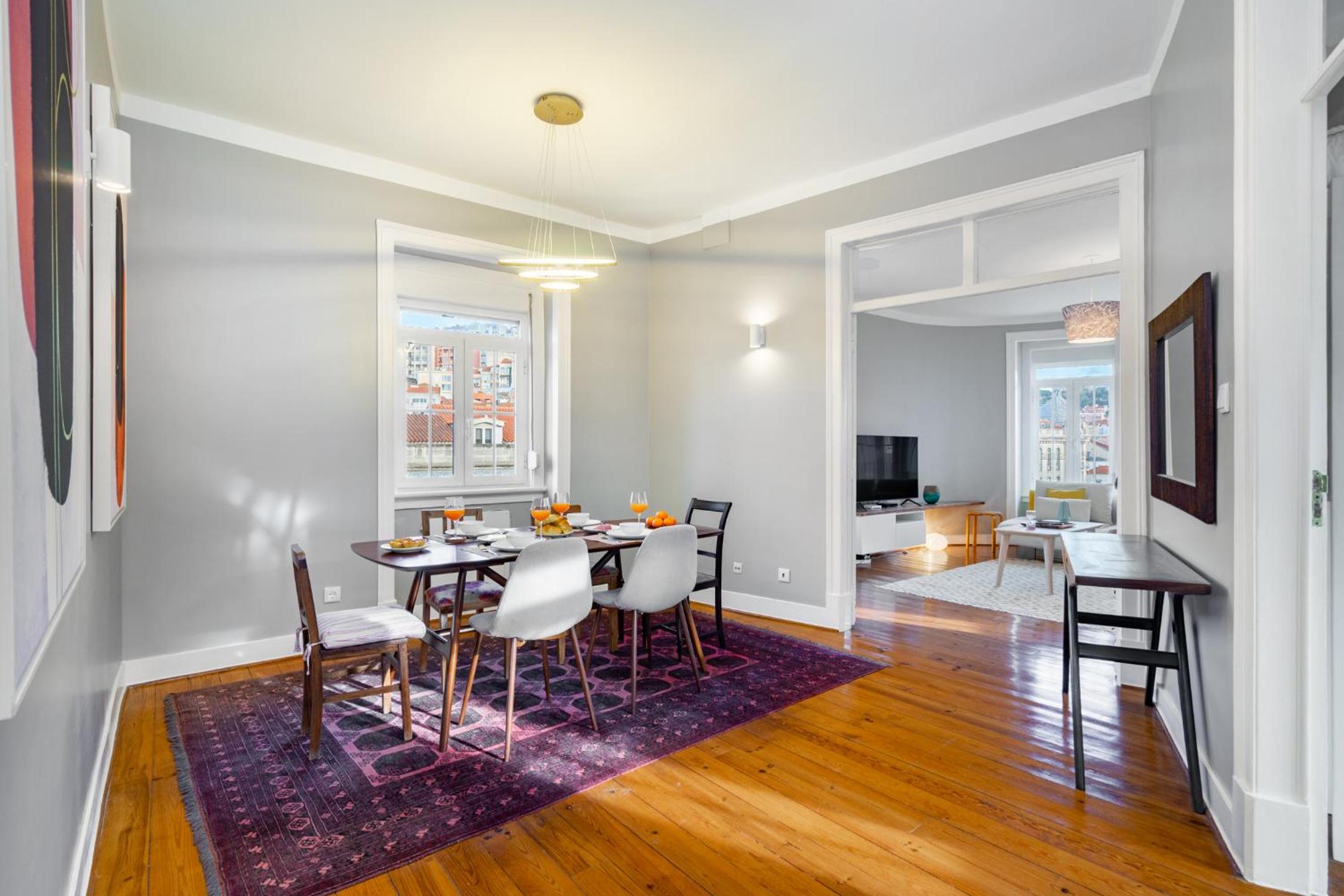 WHome AQ2 Prime Location Luxury for Family & Friends view 5