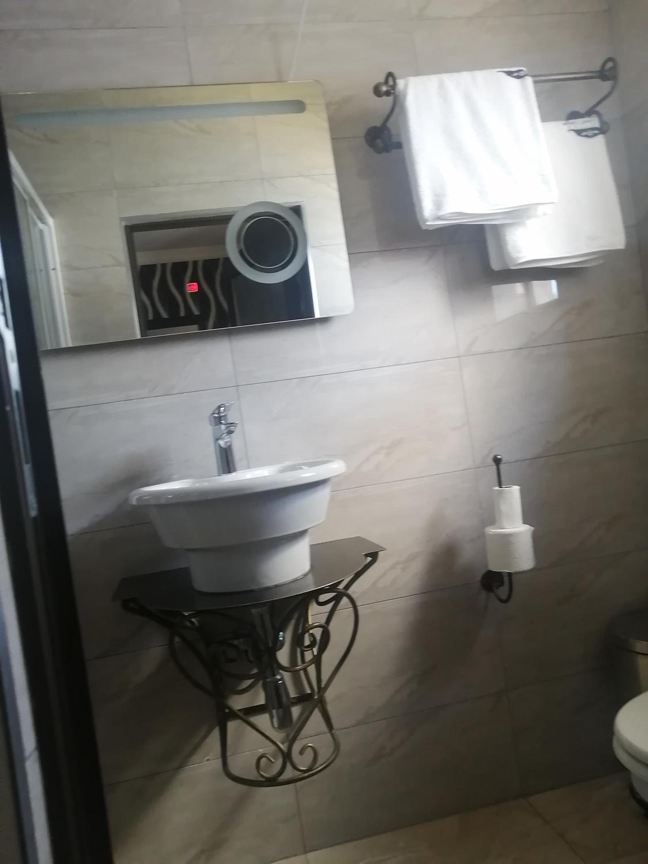 Photo 9