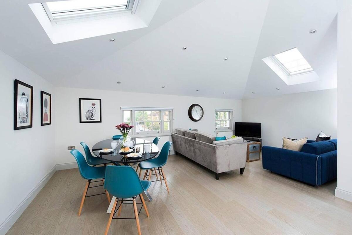 Recently redecorated bright and spacious 1BR flat in West London