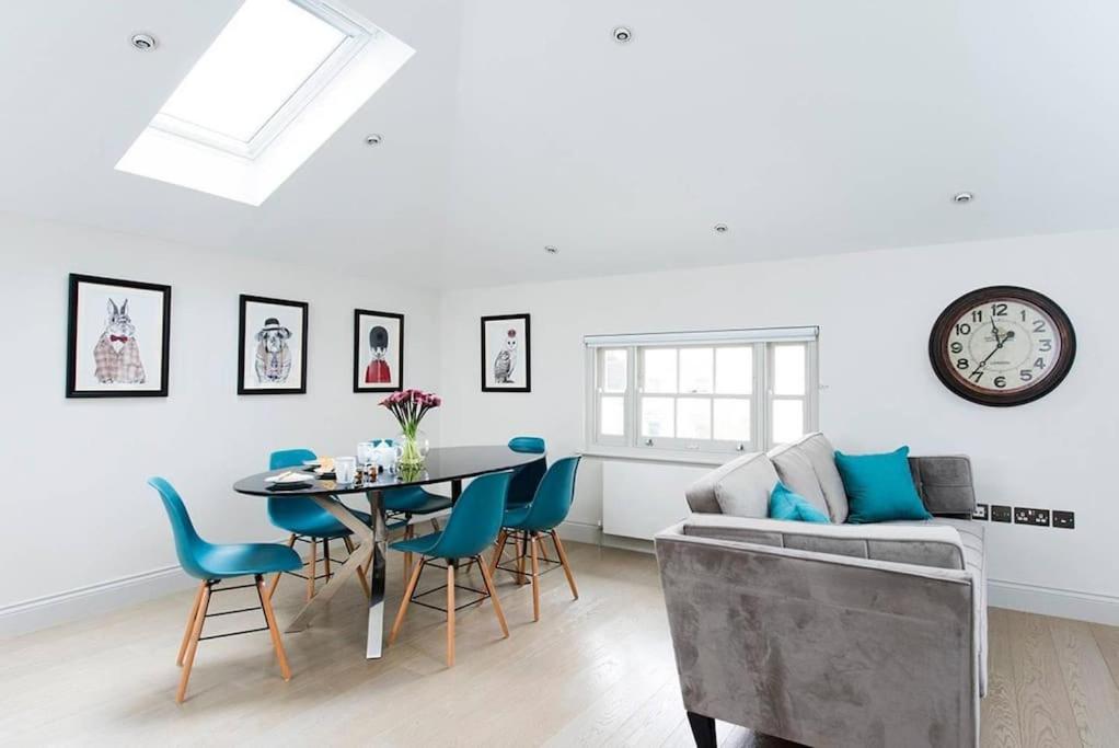 Recently redecorated bright and spacious 1BR flat in West London