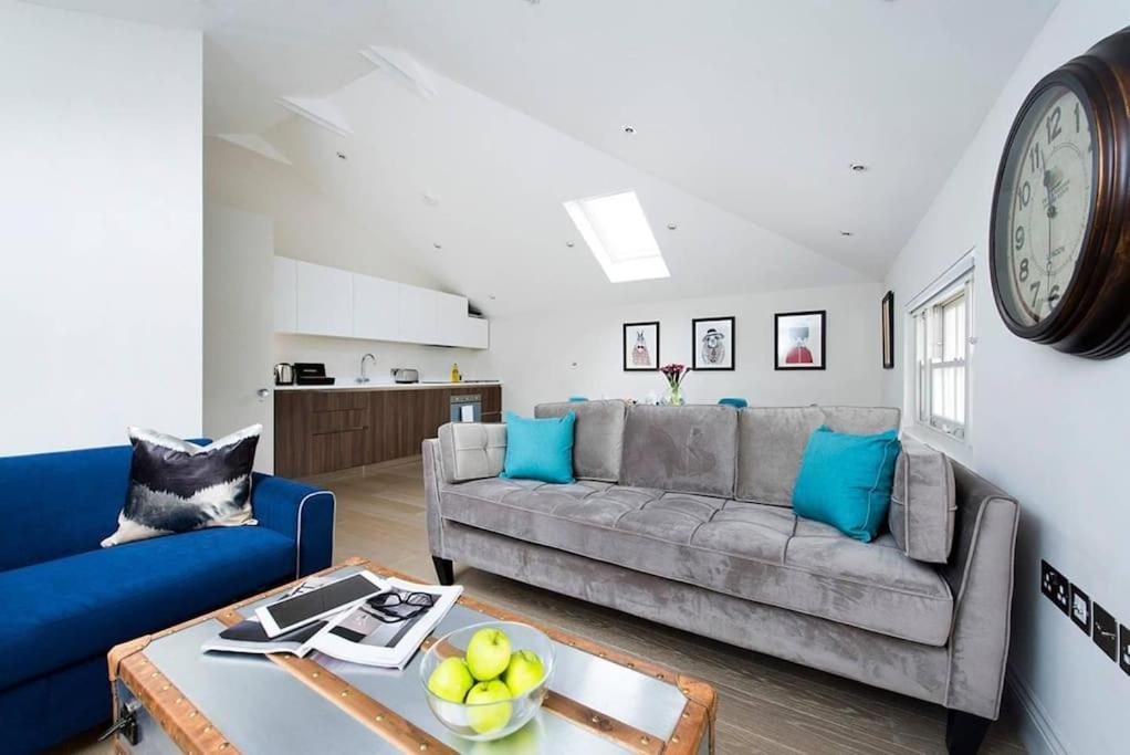 Recently redecorated bright and spacious 1BR flat in West London