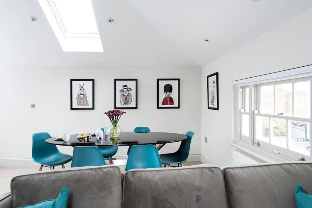 Recently redecorated bright and spacious 1BR flat in West London