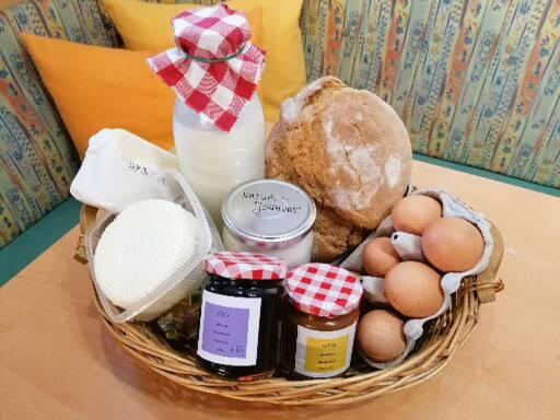 Wörglerhof's Hüttenapartments mit Kachelofen Farm Stay