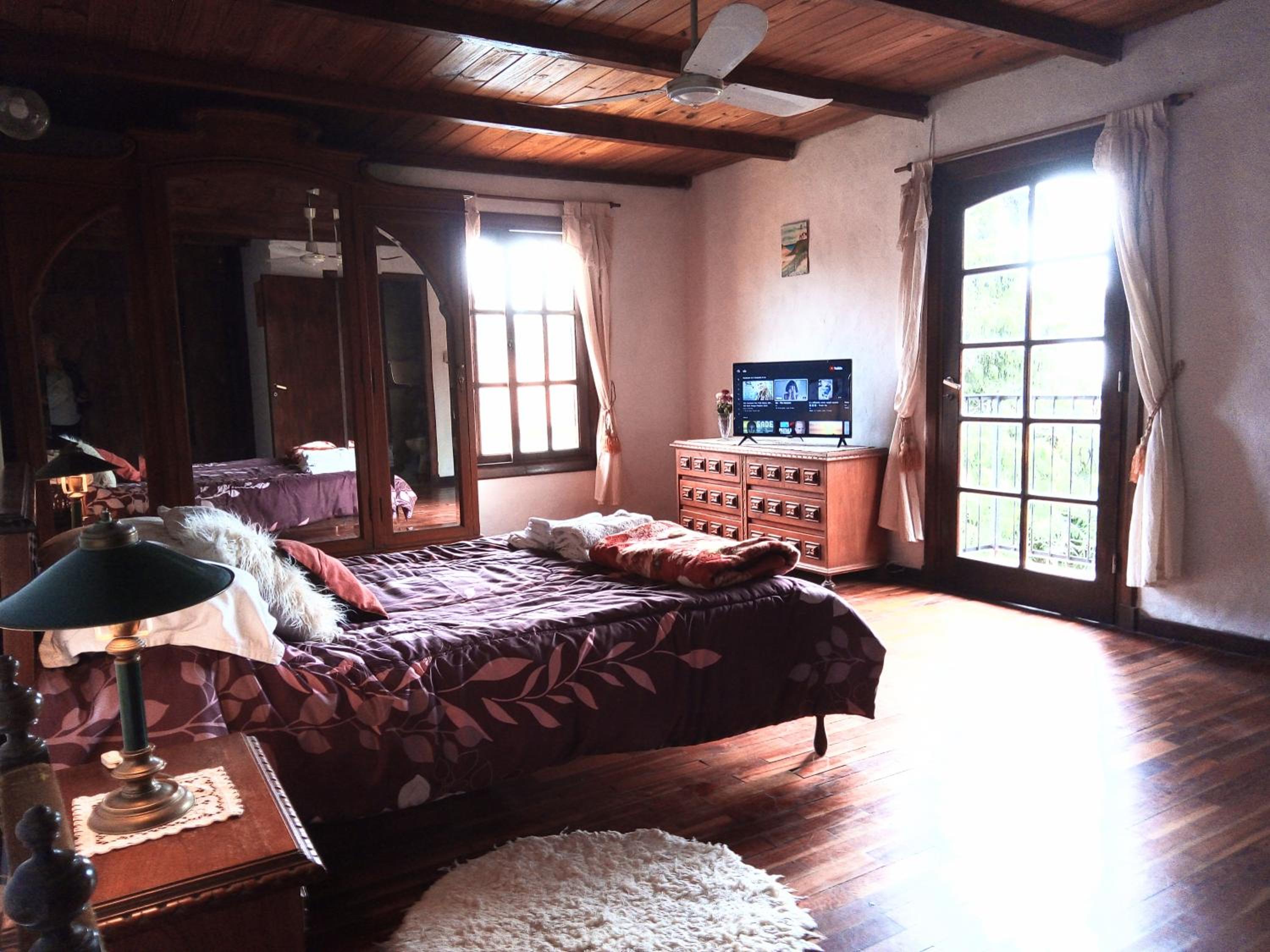 Chalet Caserón de Tejas, Amplia y confortable casa para hasta 11 huéspedes