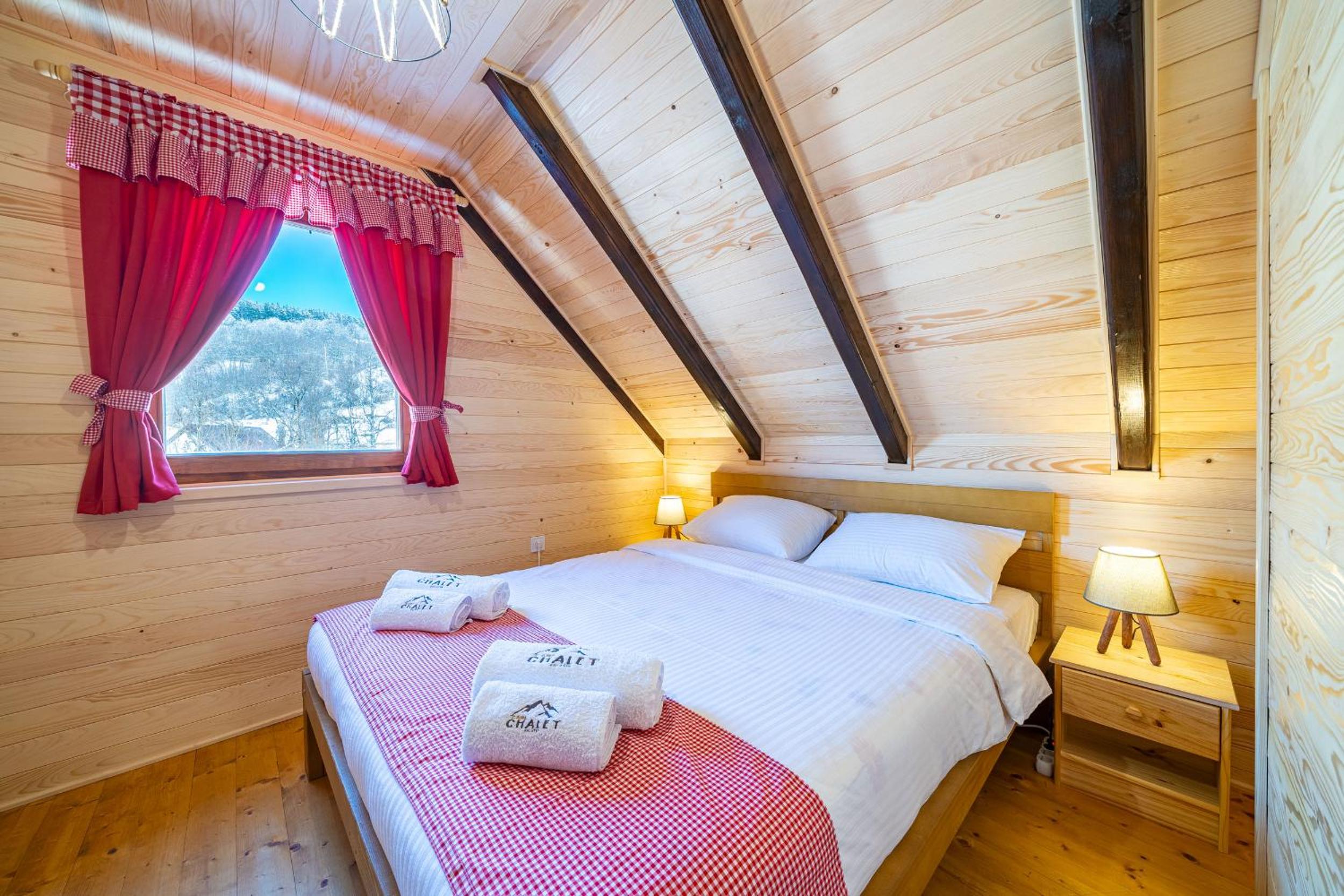 Zara Chalet view 5