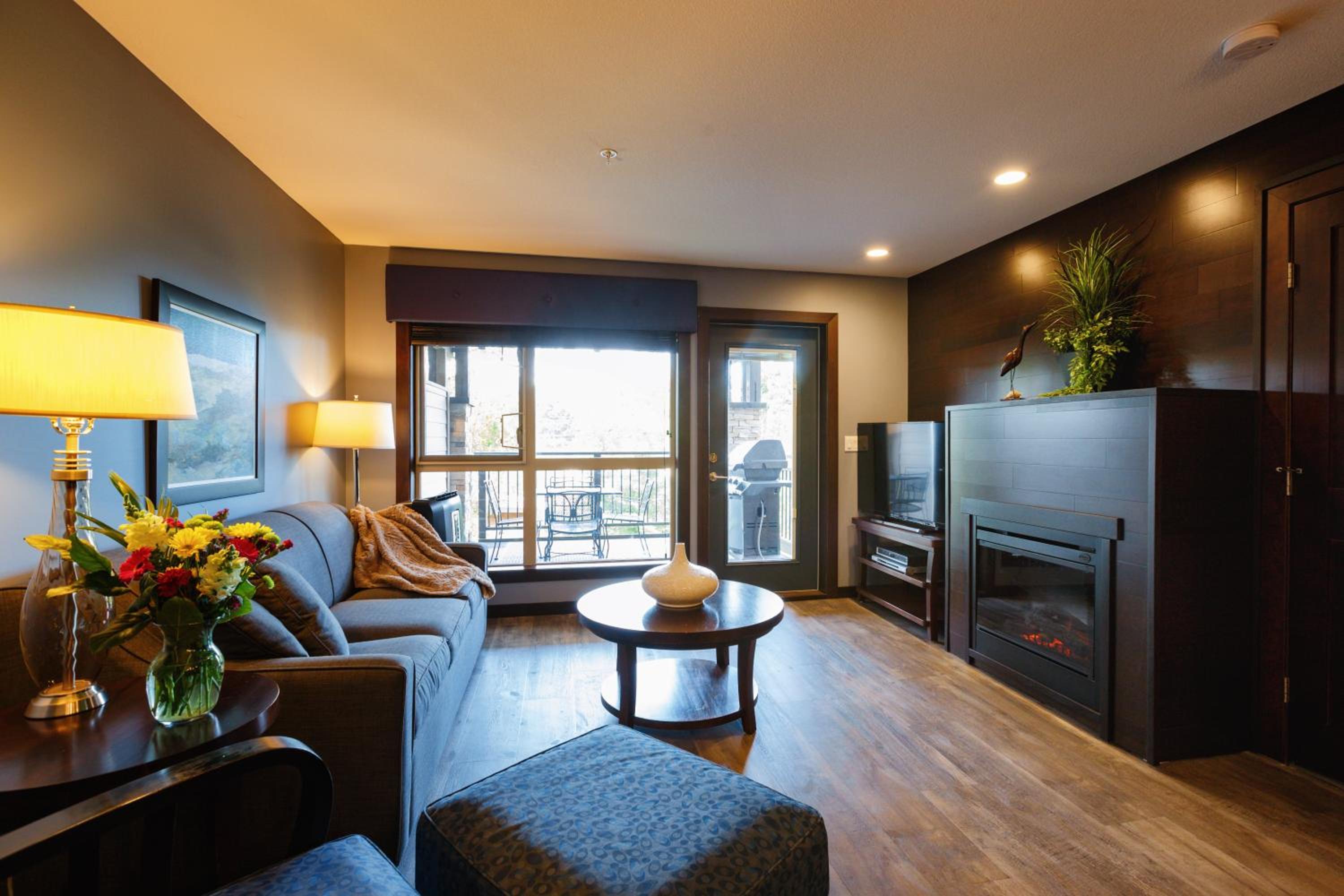 Parksville Vacations - Sunrise Ridge Waterfront Resort - Property Image 4