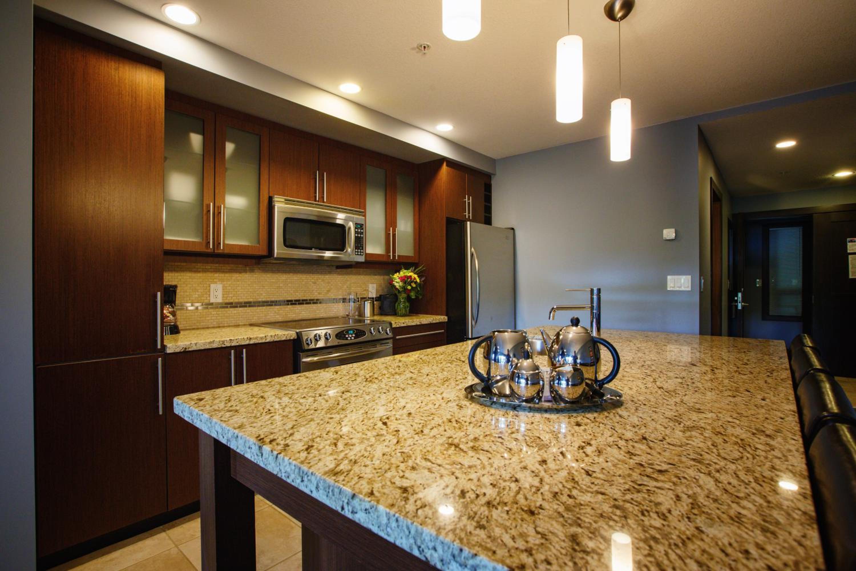 Parksville Vacations - Sunrise Ridge Waterfront Resort - Property Image 5