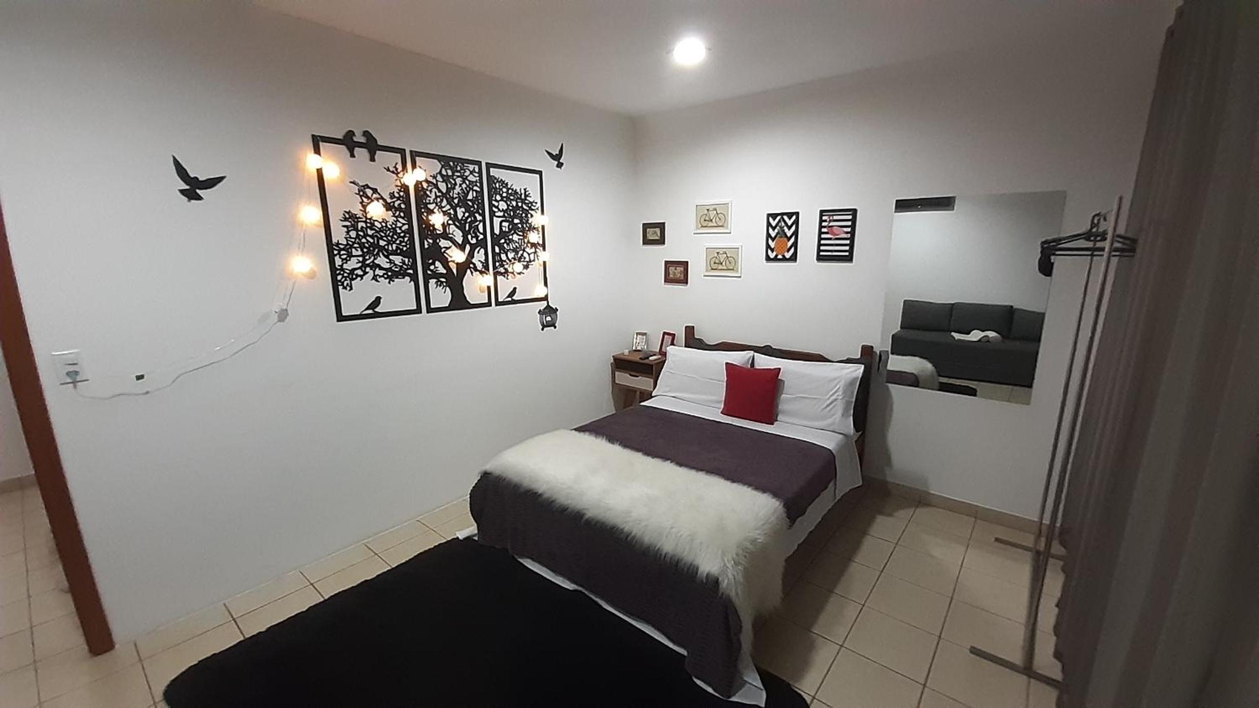 Suite climatizada, ao lado da praca principal