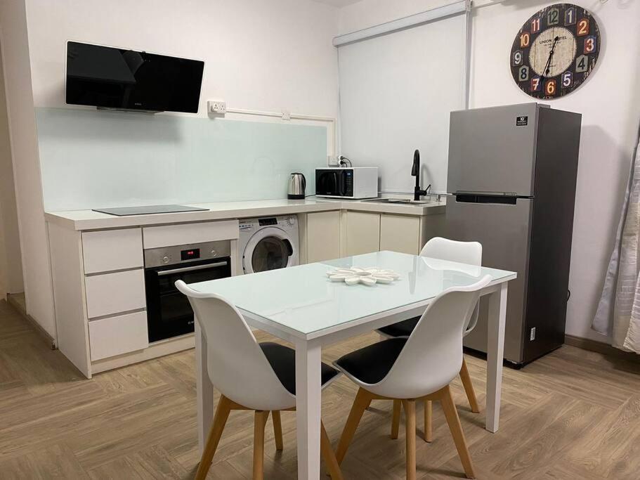 Lovely (new) apartment near beach view 2