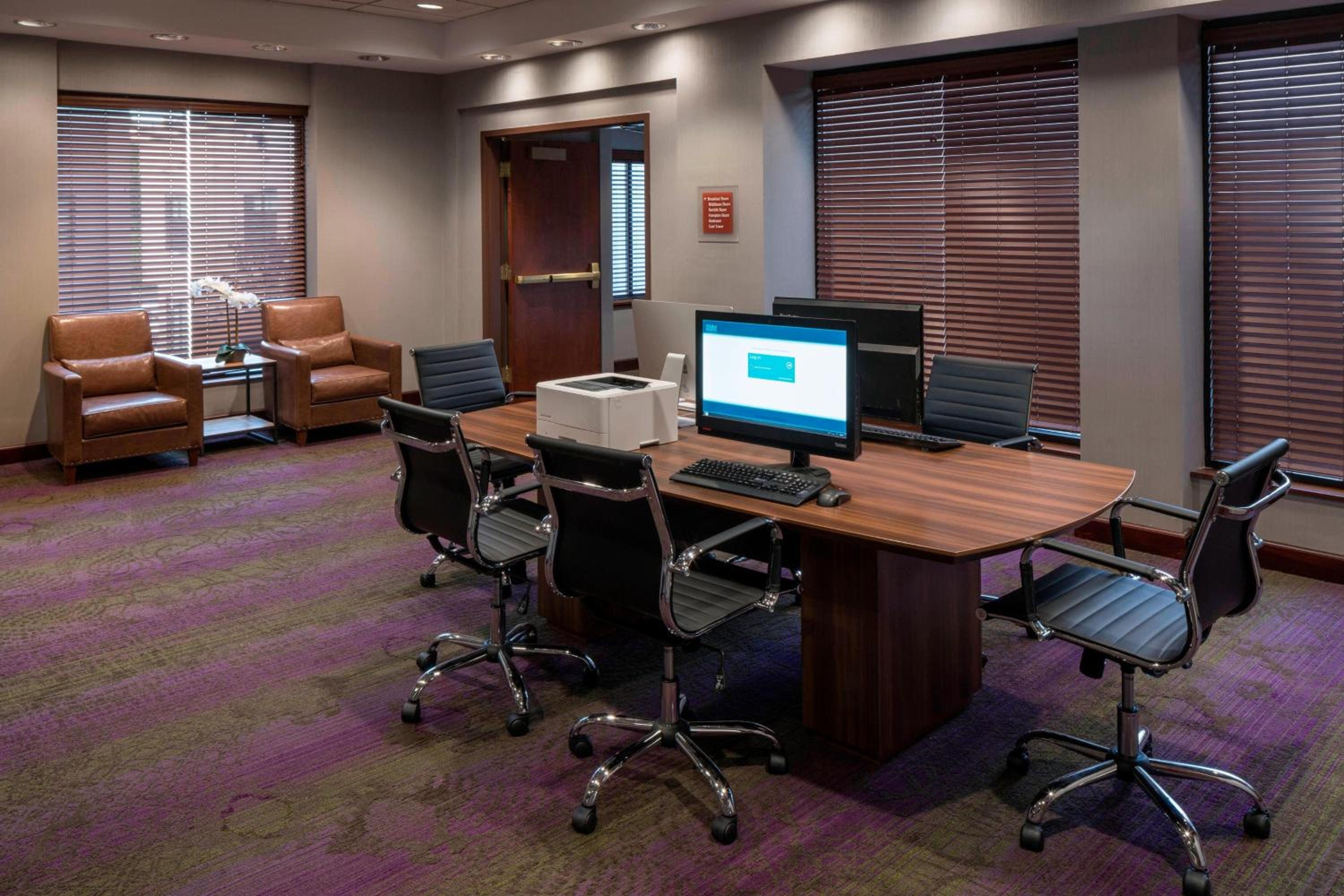 Four Points by Sheraton Boston Logan Airport Revere - Property Image 4