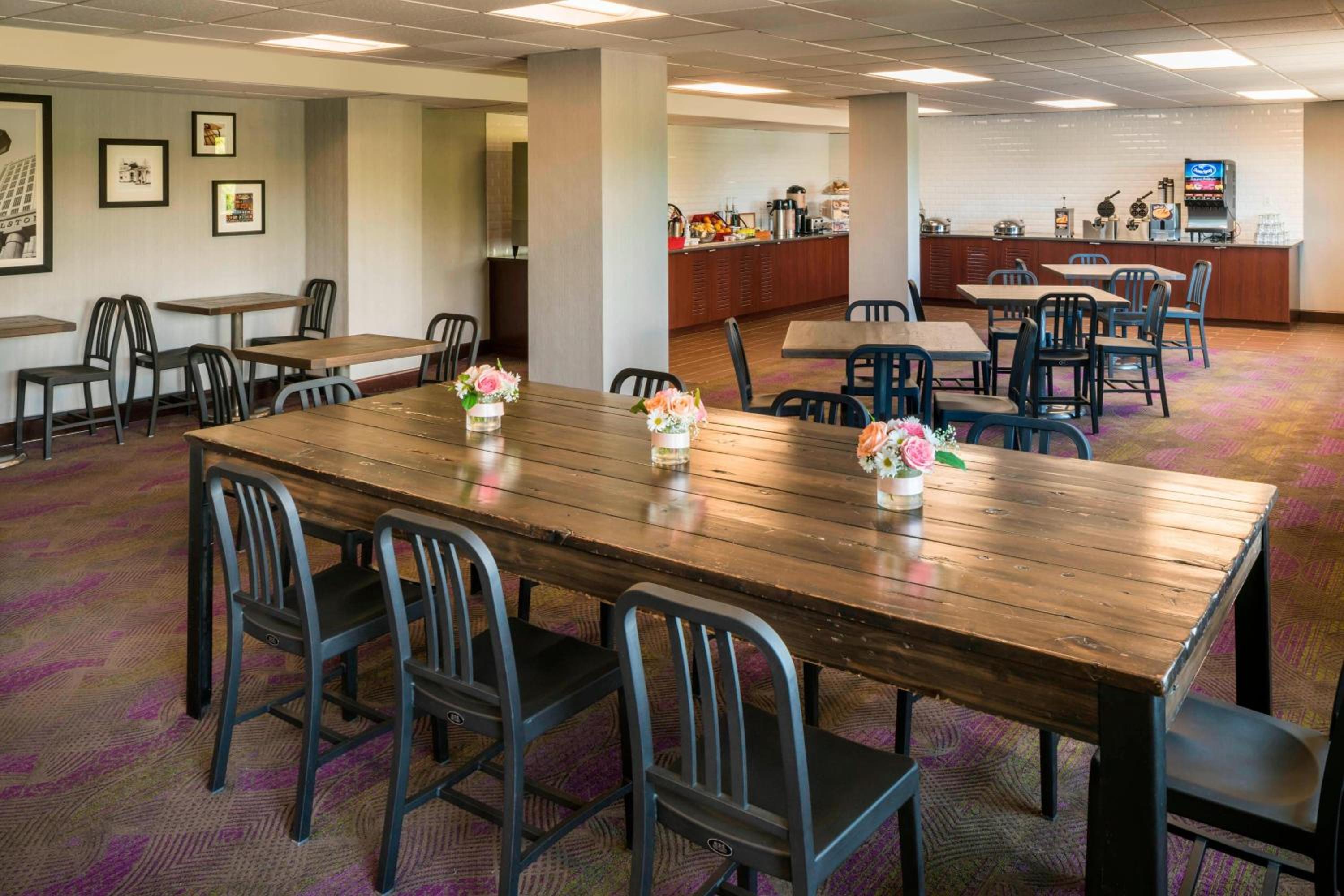 Four Points by Sheraton Boston Logan Airport Revere - Property Image 3