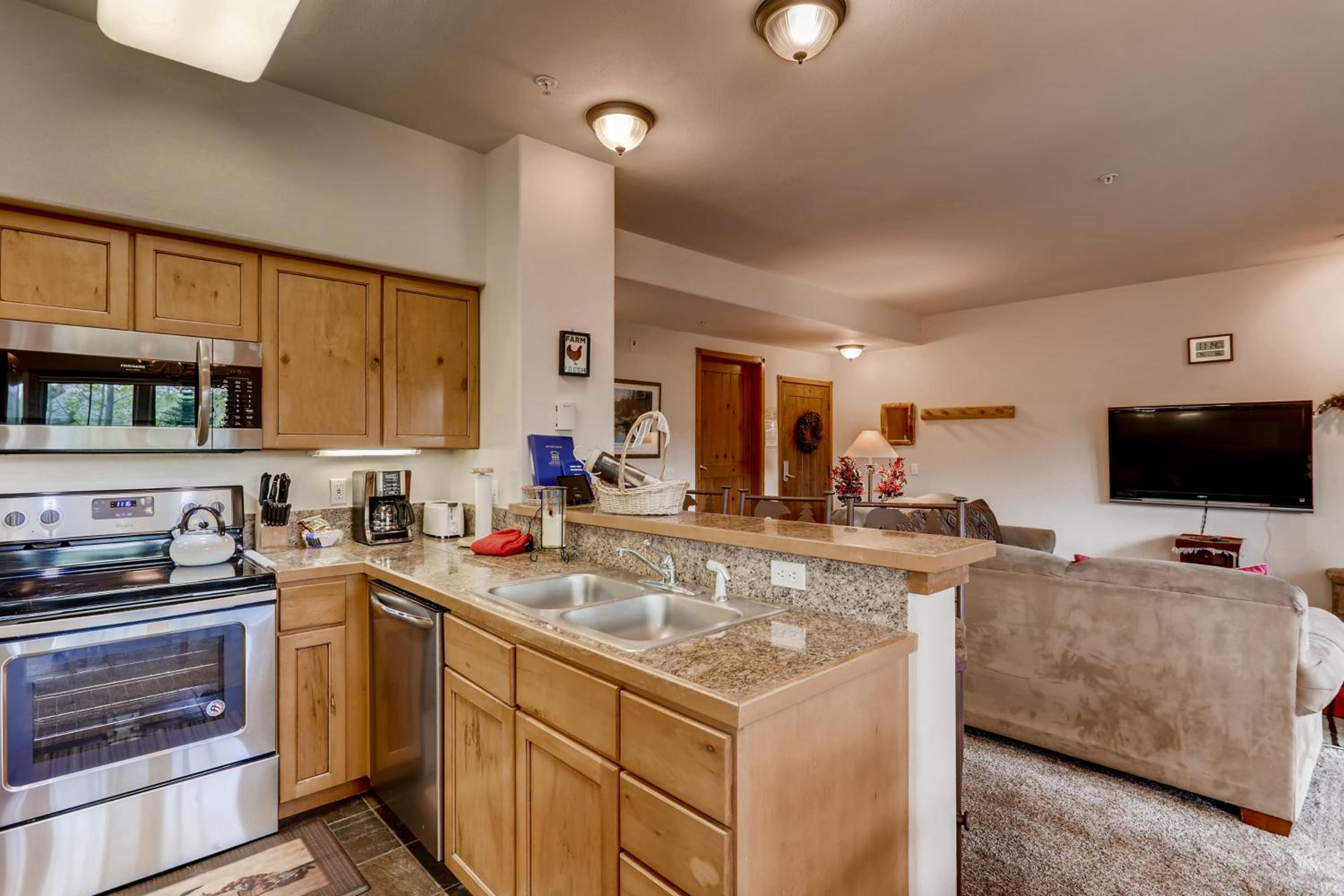 Los Pinos - Luxury Breckenridge SkiCondo view 5