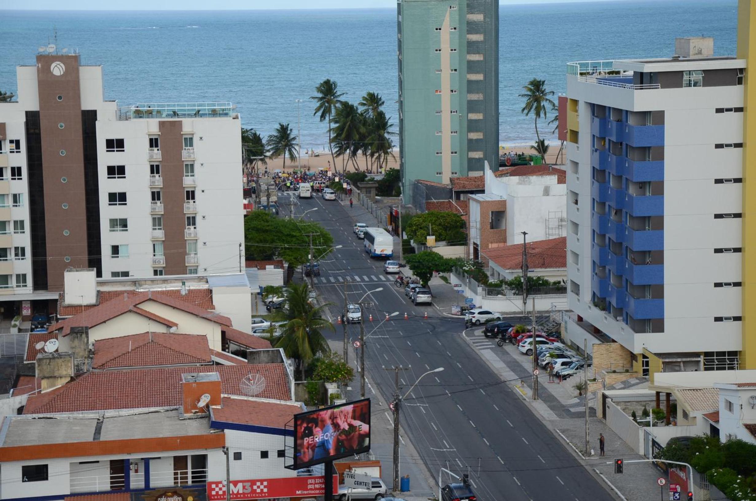 Apto Próximo Praia com 02 Quartos