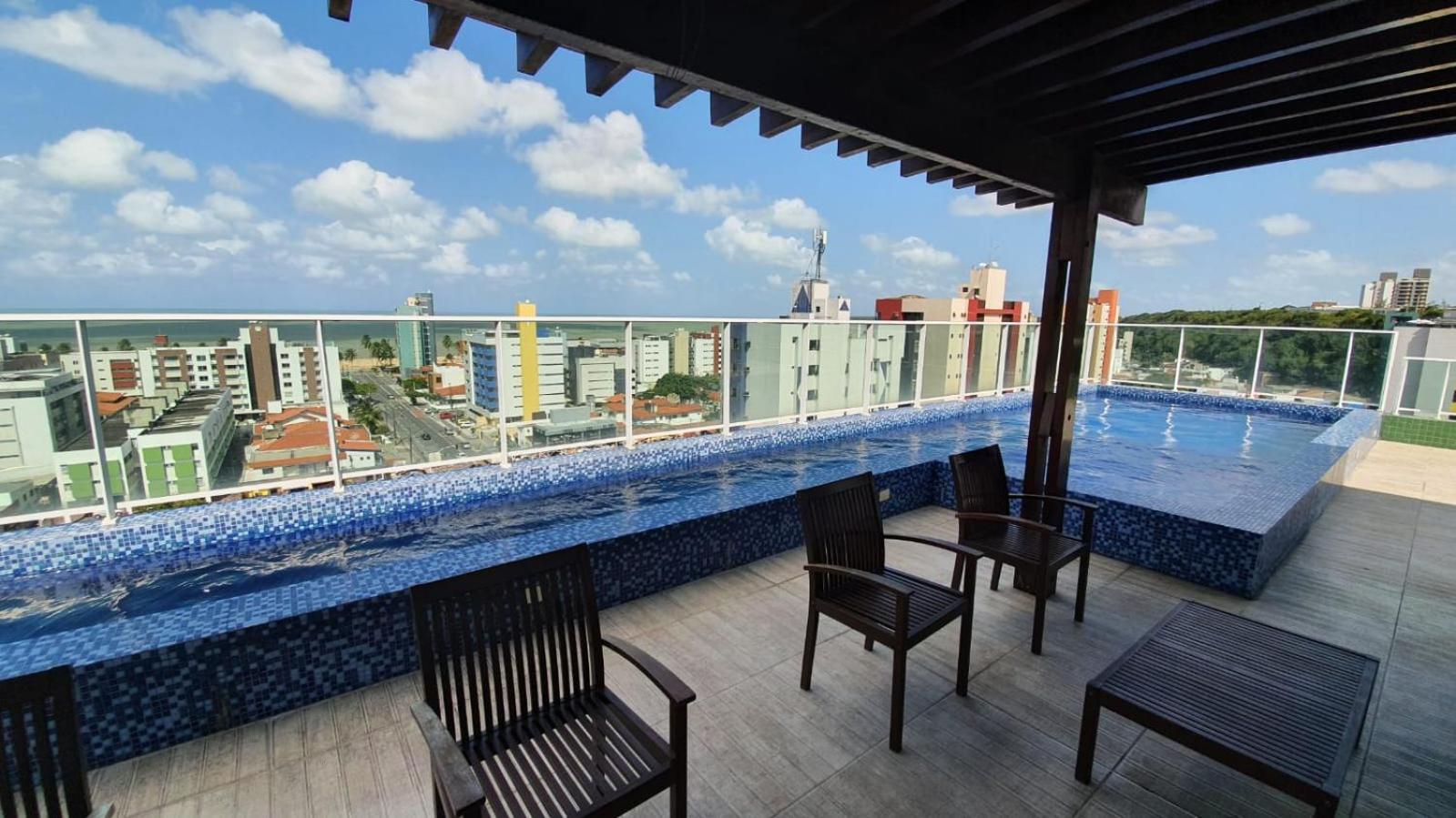 Apto Próximo Praia com 02 Quartos