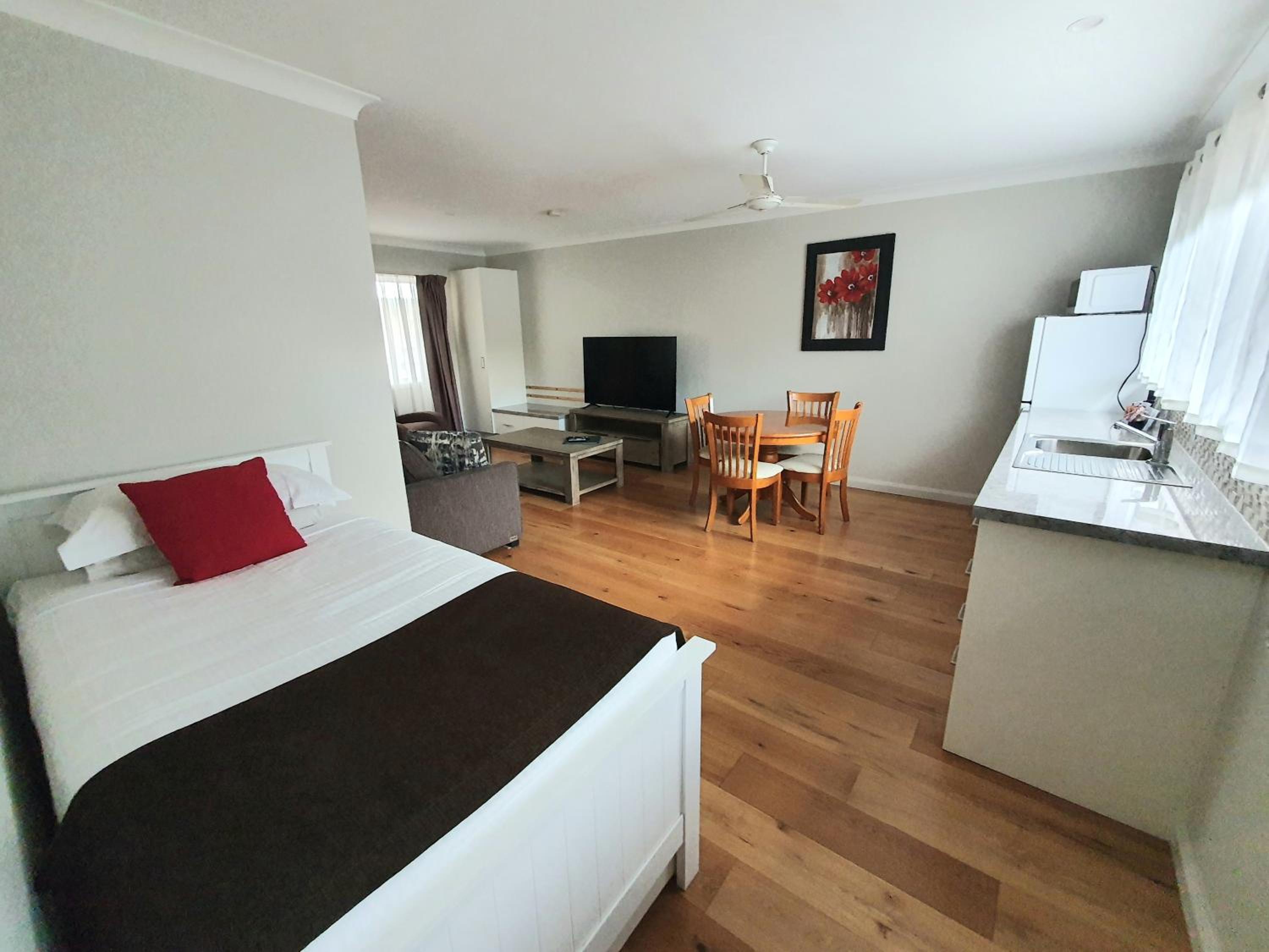 McNevins Maryborough Motel