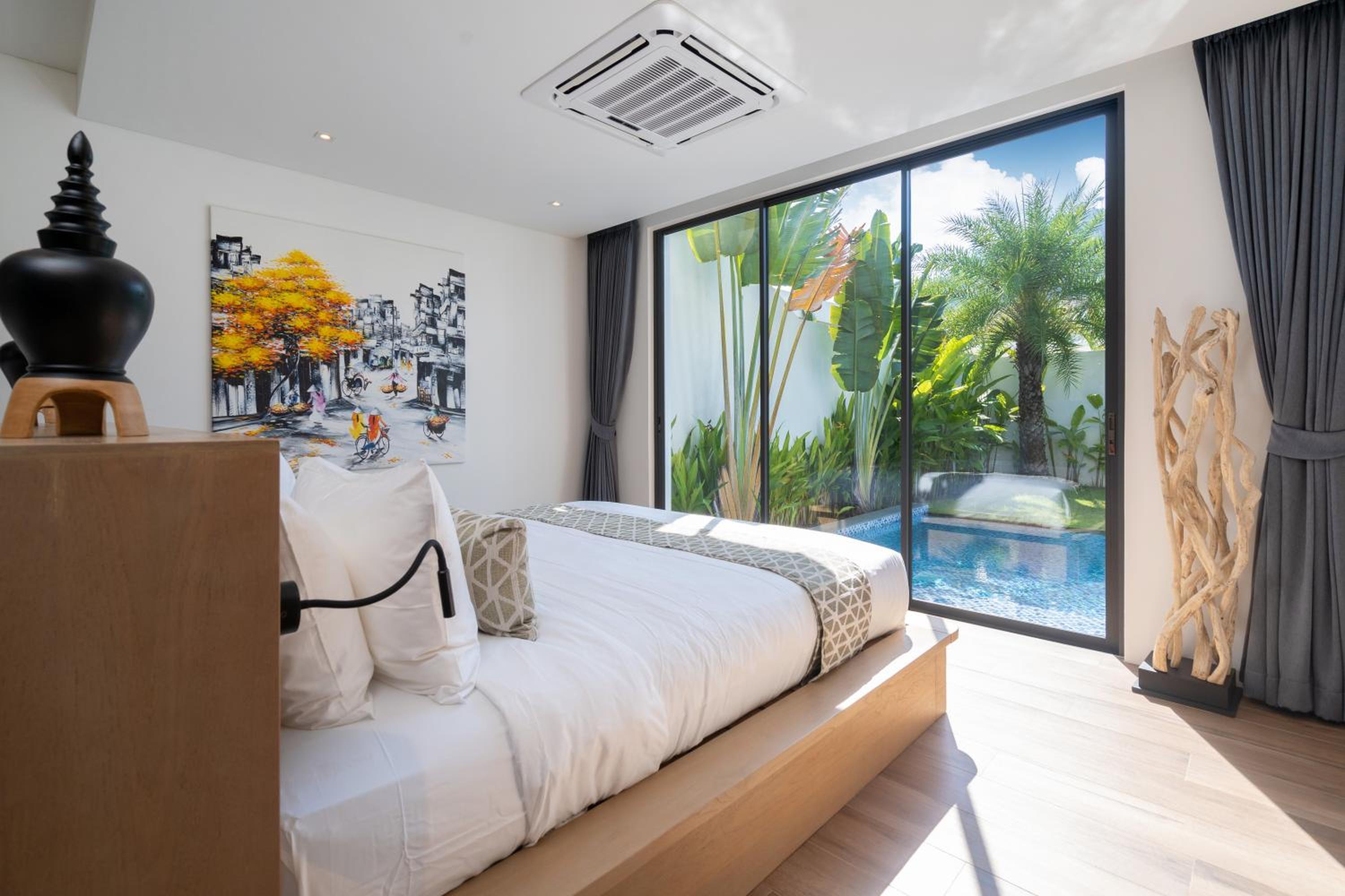 Blue Coral Luxury Villa - Tropical Modern Living view 4