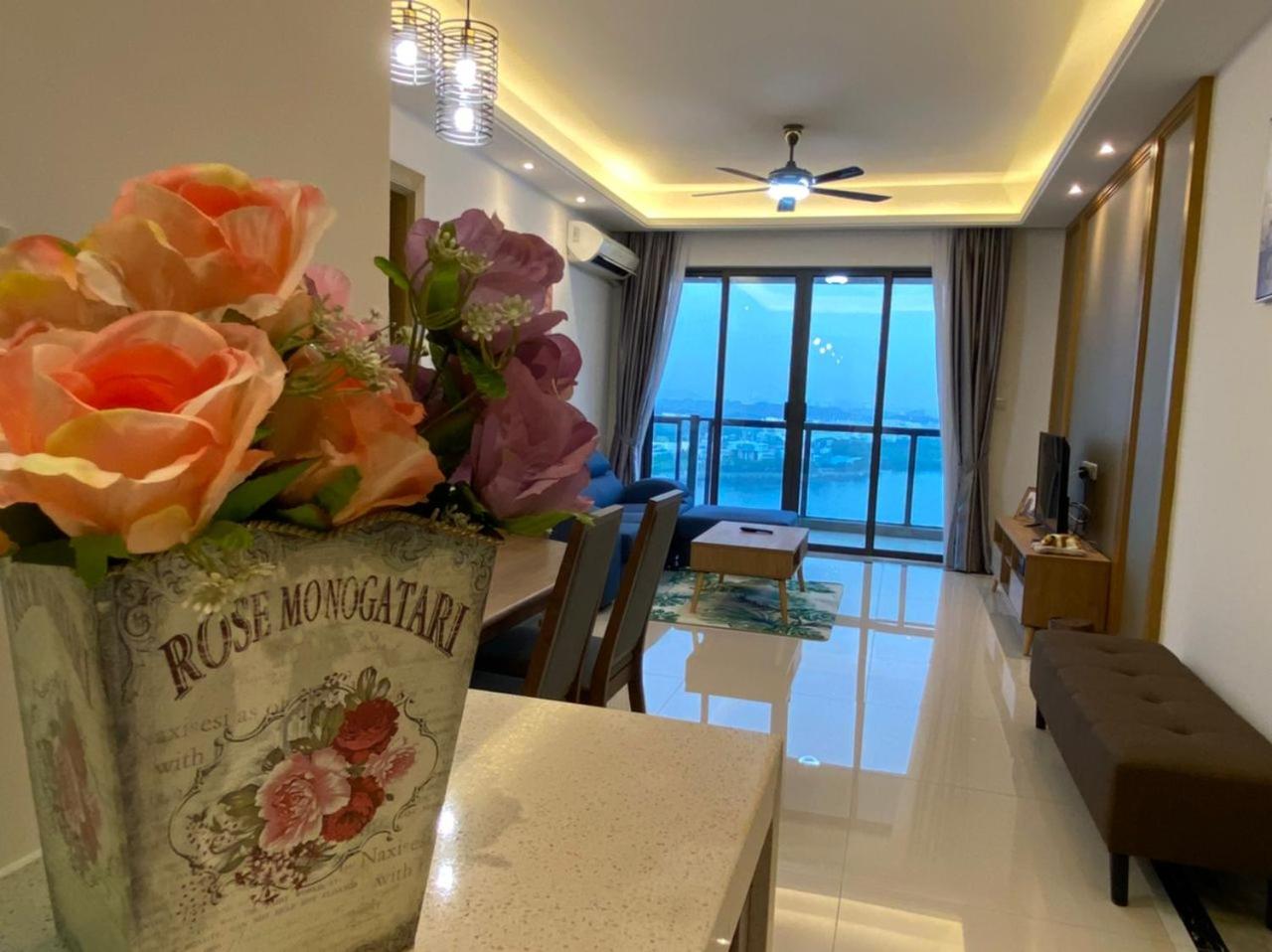 R&F Princess Cove JB Apartment Suites By SC Homestay