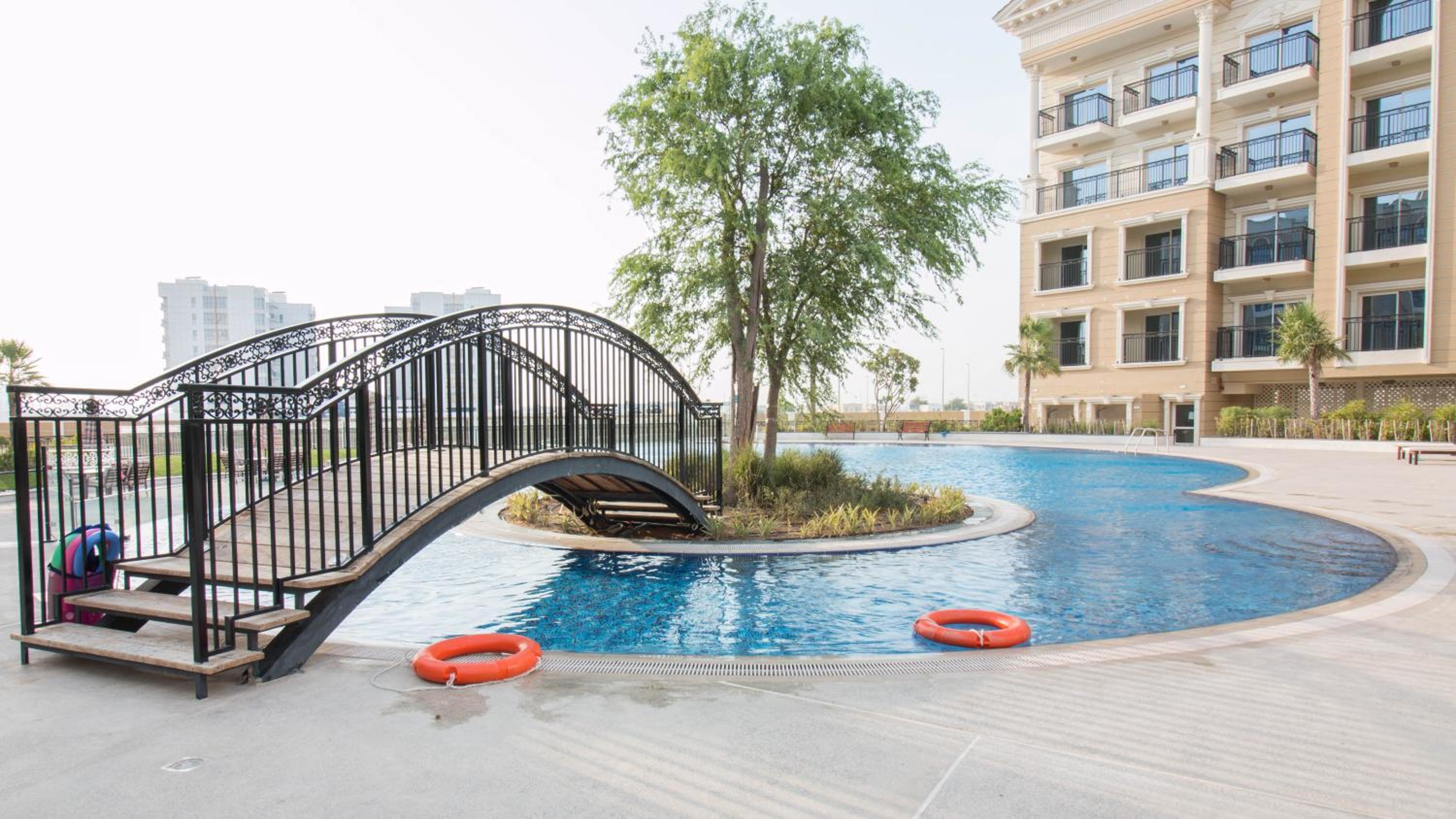 Fully Furnished Studio, Ready to Move-in! Resortz 19