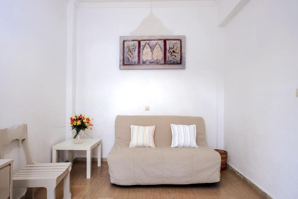 Babis - LOGGOS APARTMENTS view 5