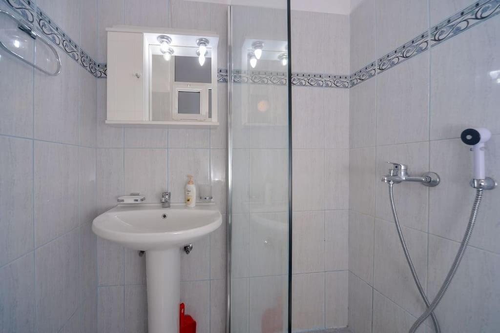 Babis - LOGGOS APARTMENTS view 3