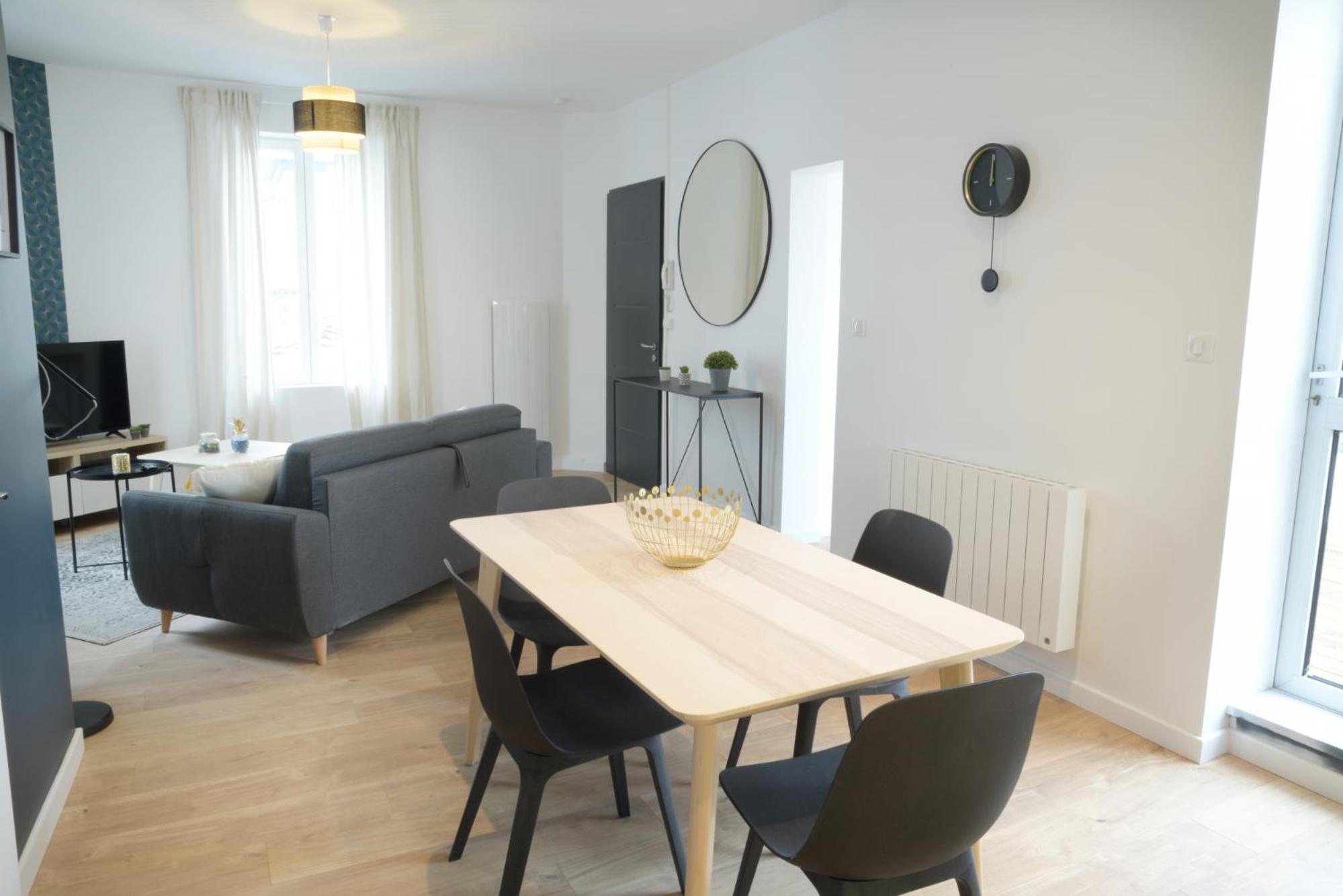 T2 de 55m2 avec toit terrasse, hyper centre, wifi, draps, savons et serviettes fournis view 2