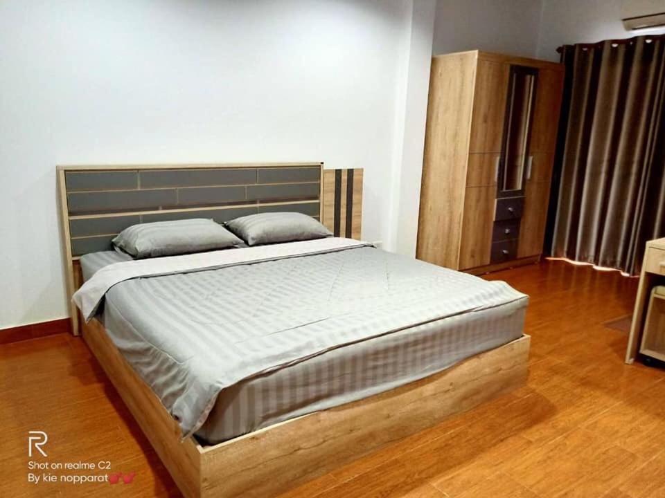 Rabbit Hotel view 3