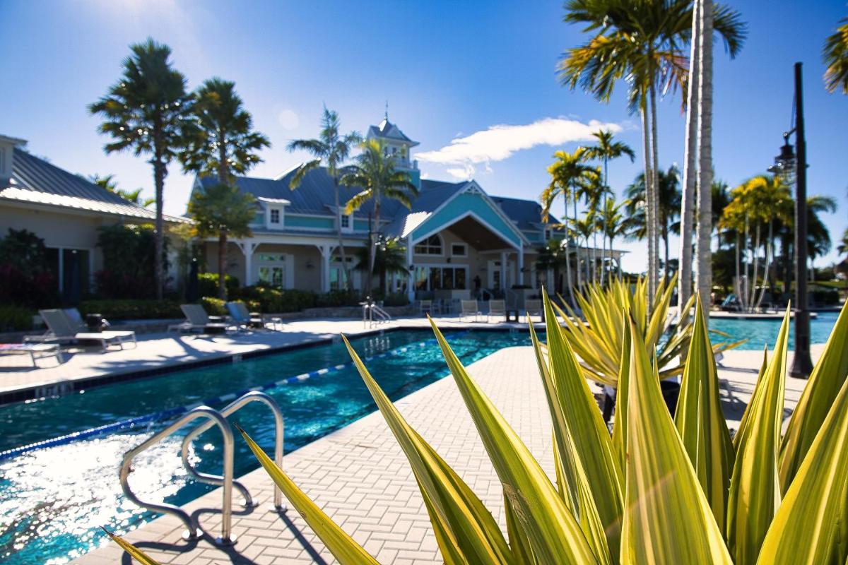 New house in Naples Reserve, Heated Pool. Close to 5th Ave, Marco Island, beach view 5