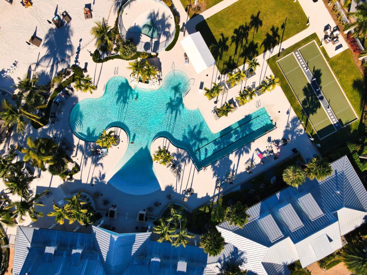 New house in Naples Reserve, Heated Pool. Close to 5th Ave, Marco Island, beach view 2