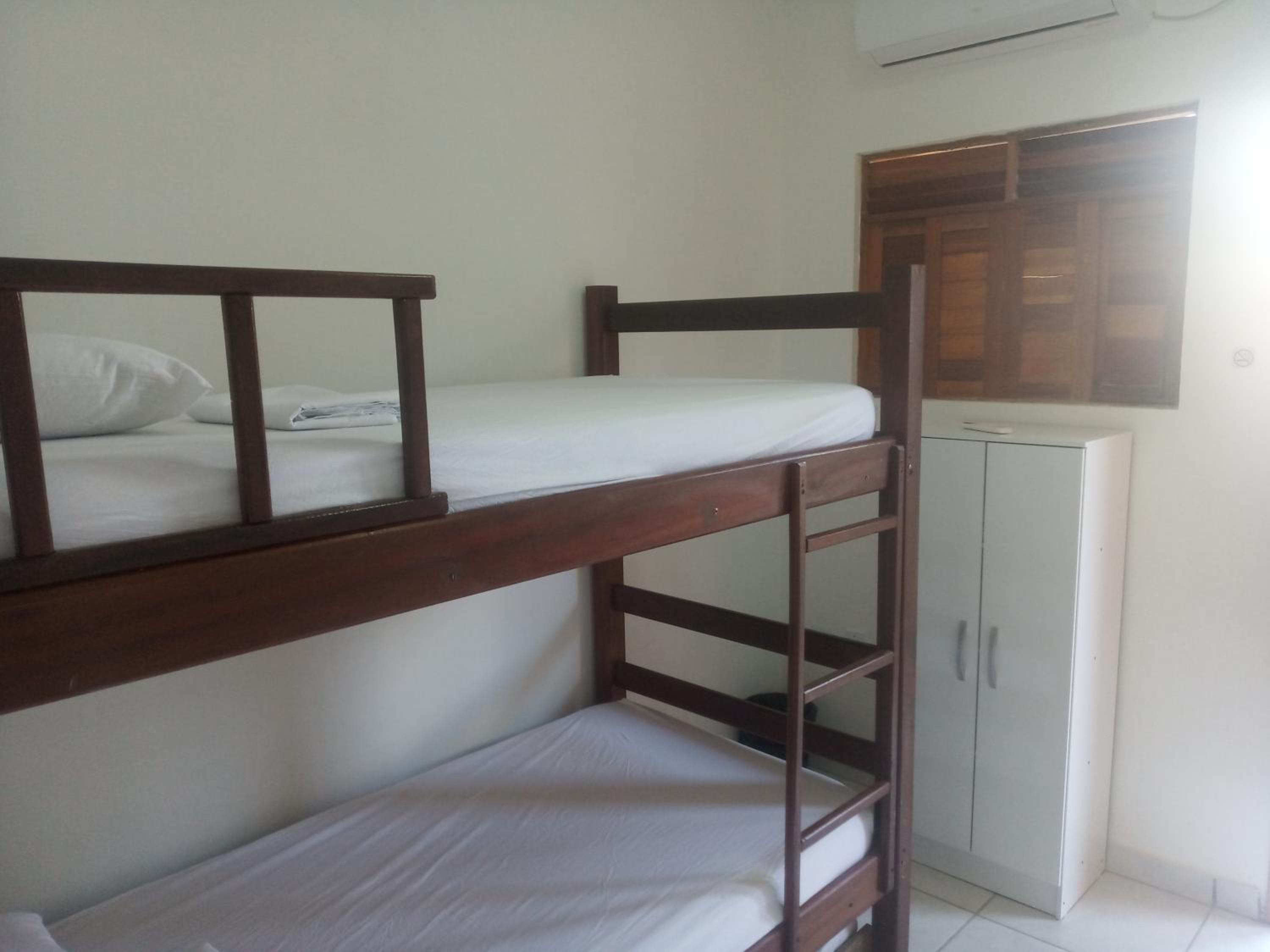 Casa do Mochileiro Airport Hostel & Pousada