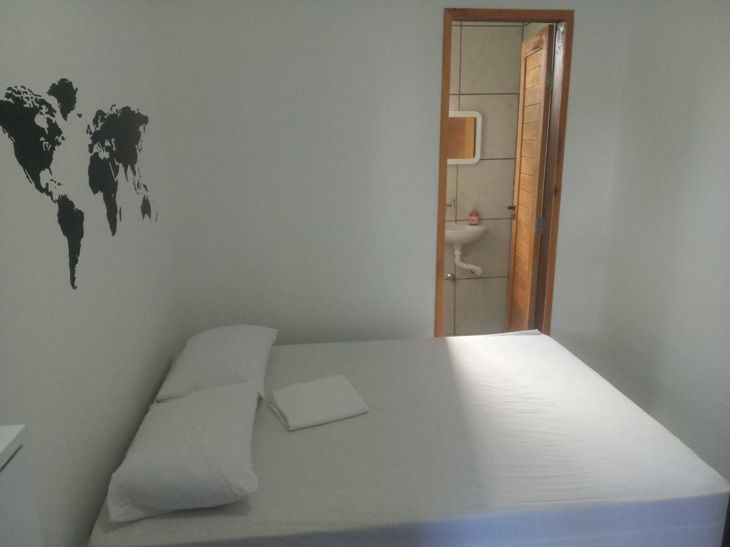 Casa do Mochileiro Airport Hostel & Pousada