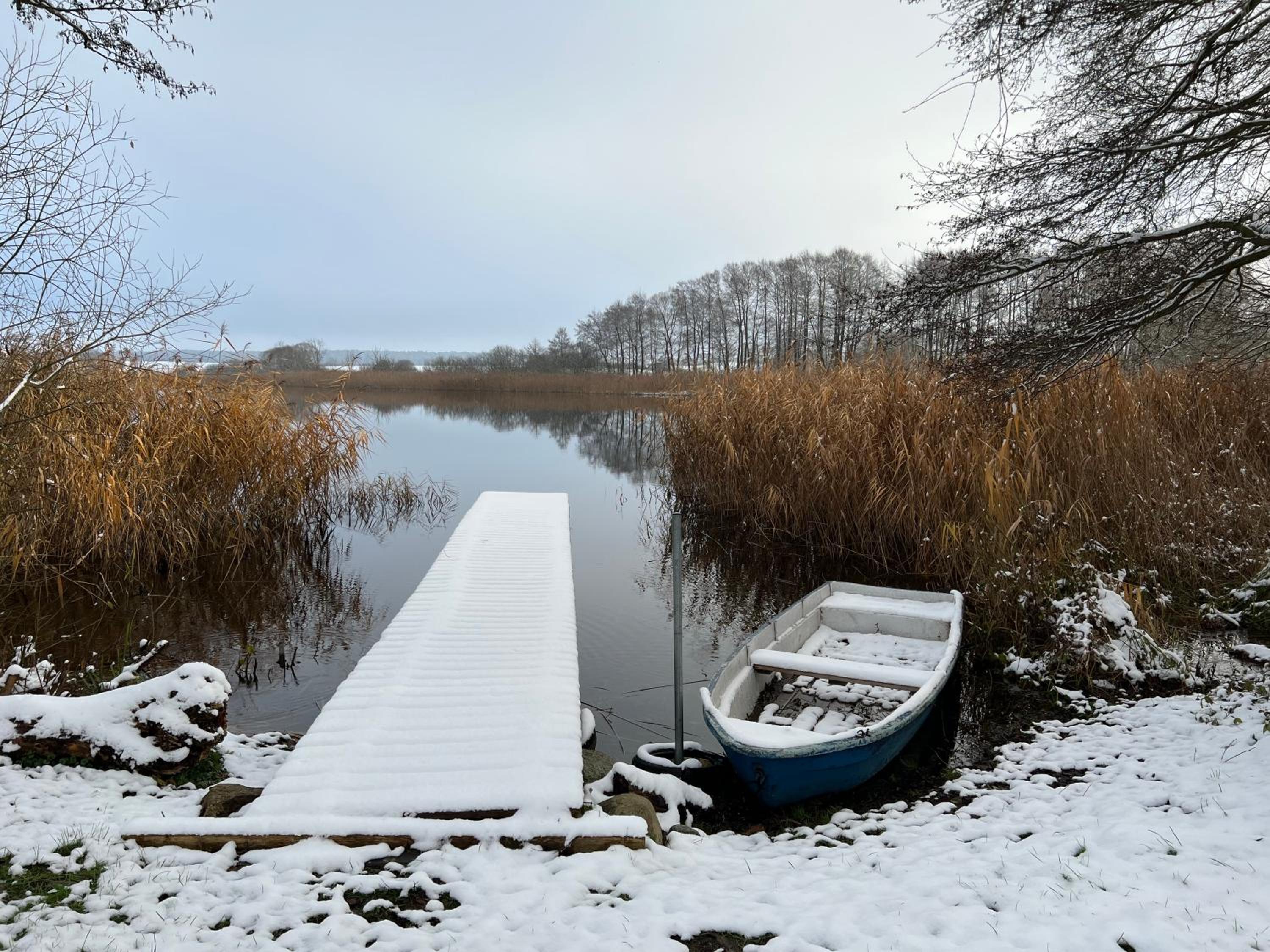 Haus am See mit Steg, Boot, Kamin und Sauna - Mecklenburgische Seenplatte