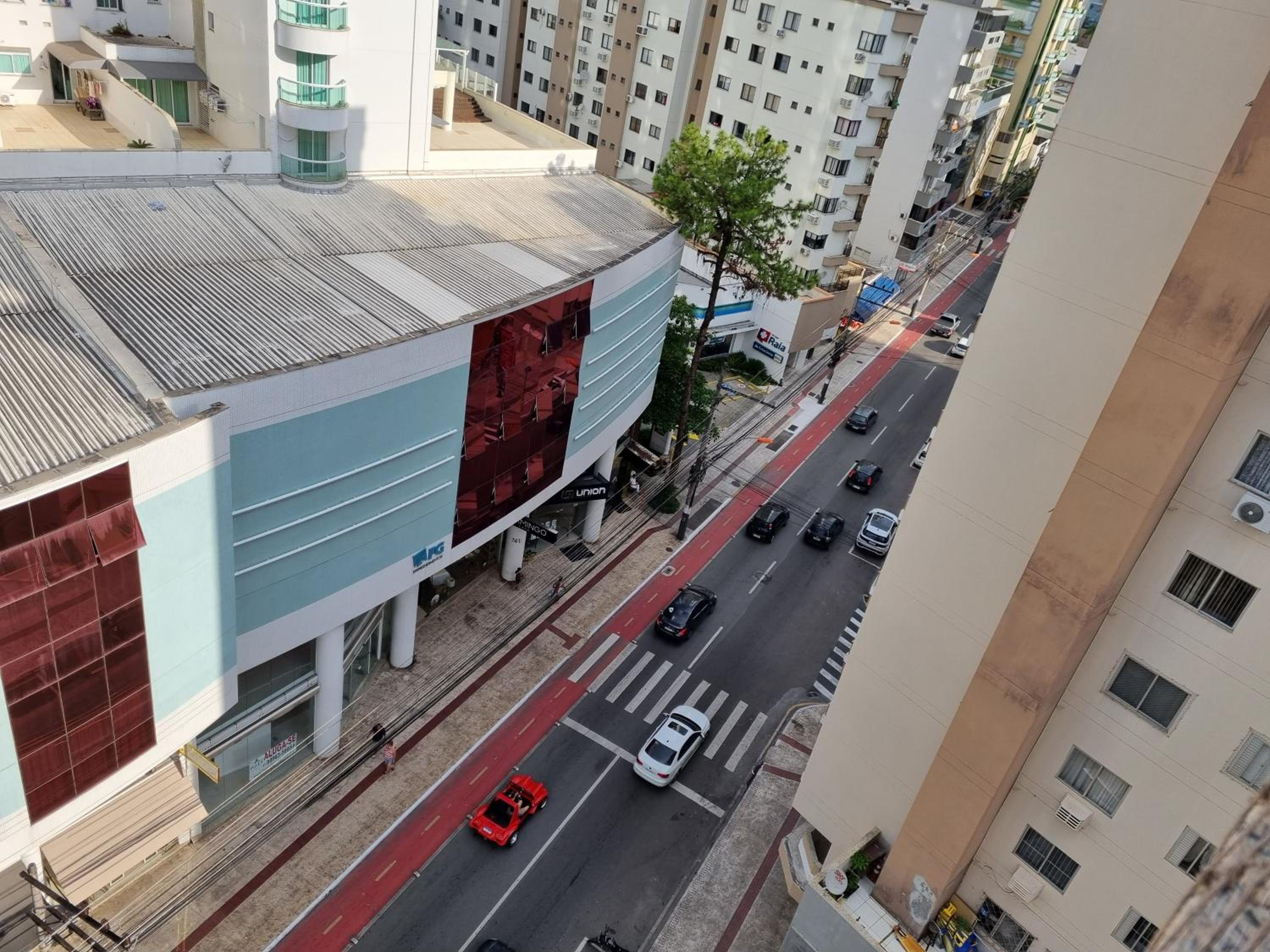 Apto Av Brasil Quadra mar
