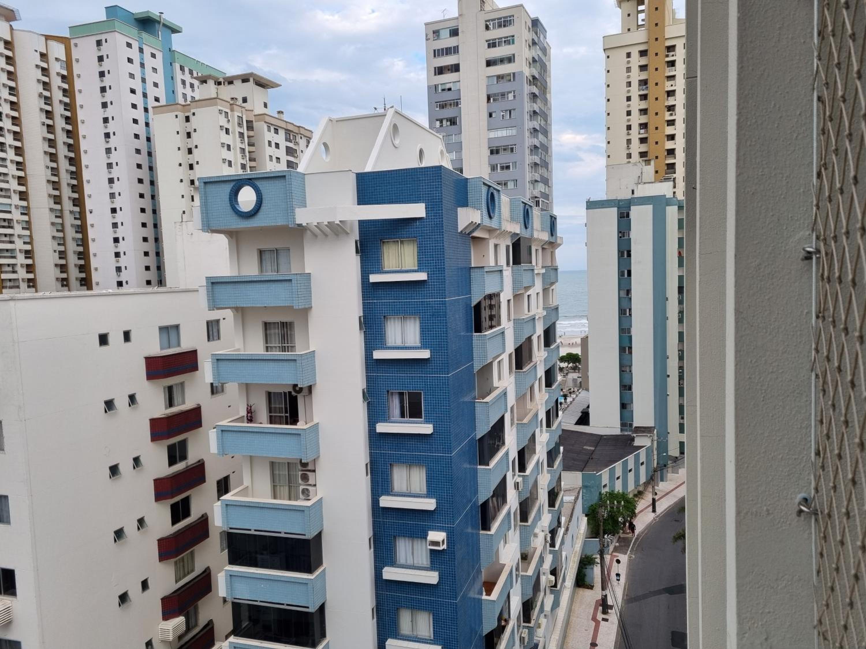Apto Av Brasil Quadra mar