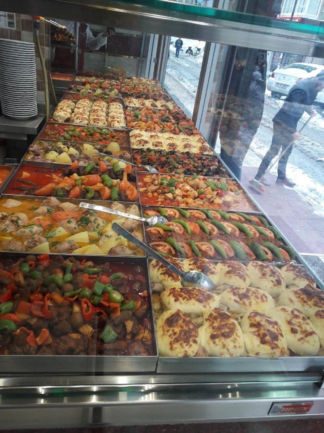 Feeling at home in İstanbul Center 5 Minutes walk to The Ataköy Metro Station & Metrobus