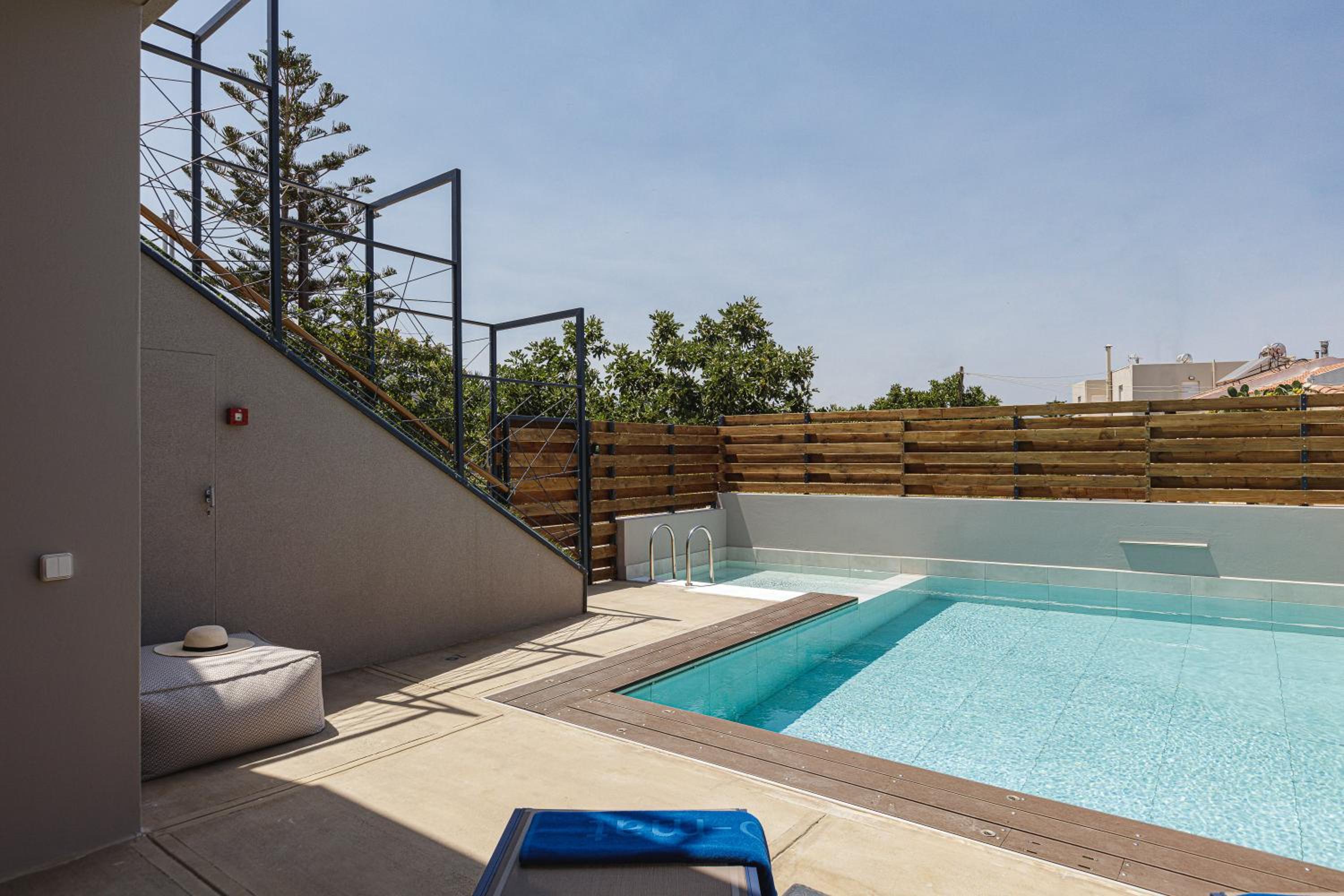 Iron Villas - Nefeli & Oniros view 3