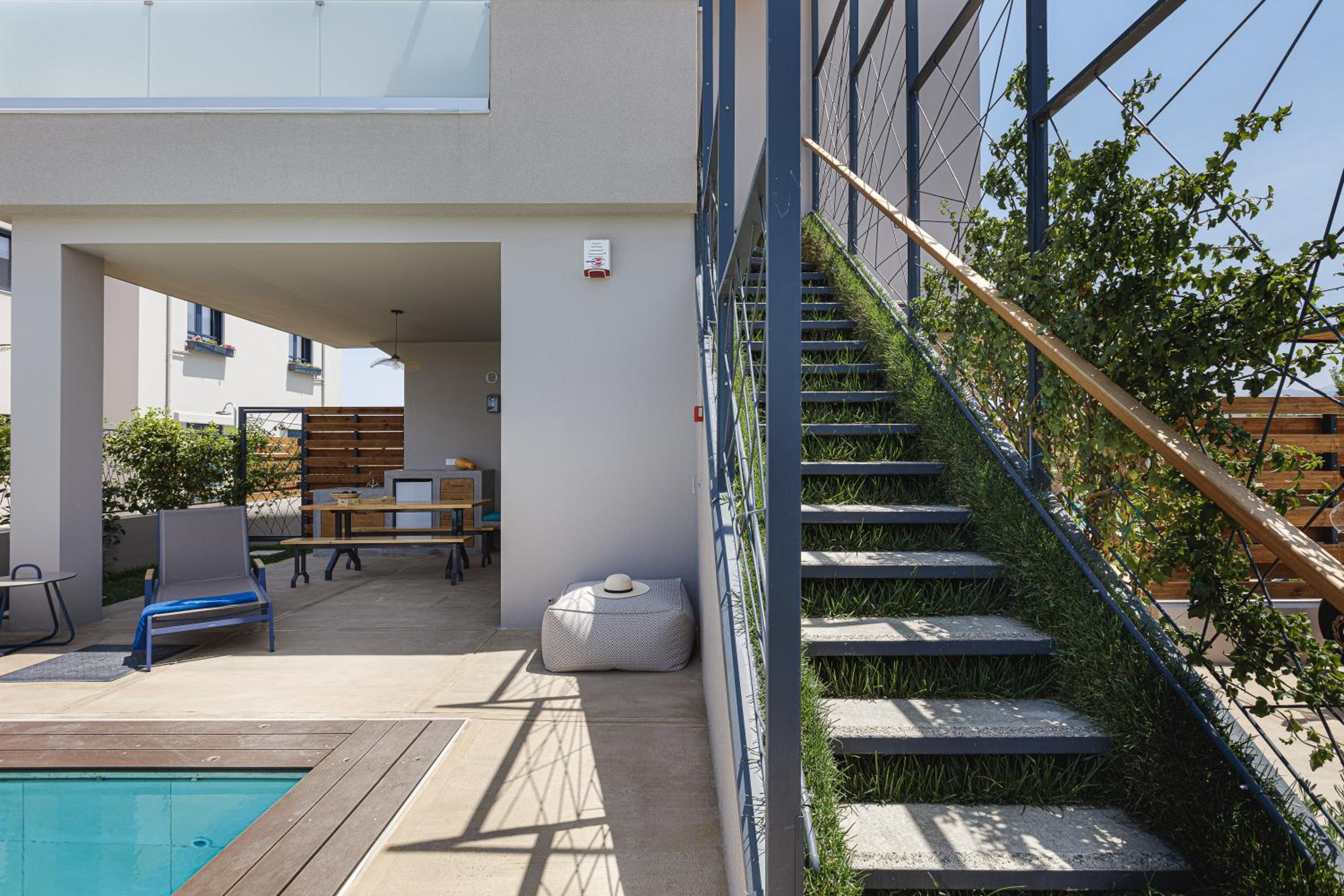 Iron Villas - Nefeli & Oniros view 4