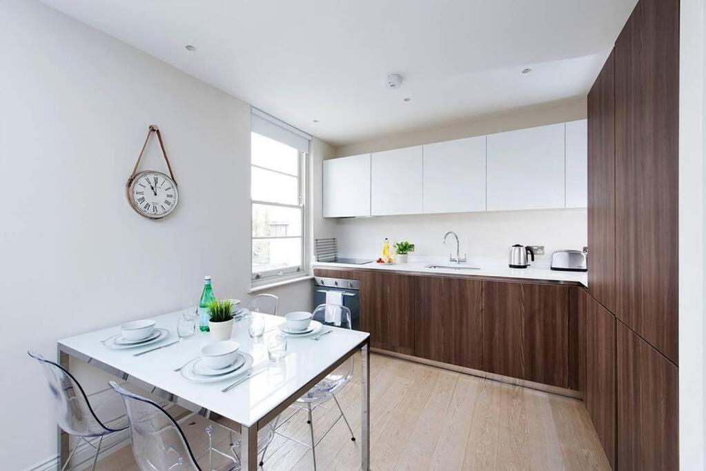 Recently redecorated spacious and Modern 1BR flat in West London