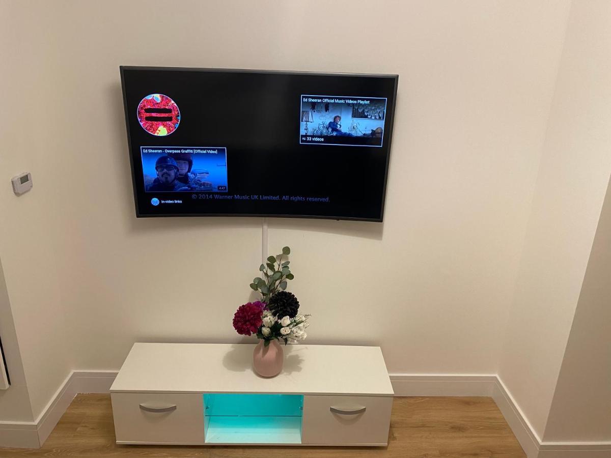 Spacious 2 bedrooms Apartment Woolwich Arsenal view 4