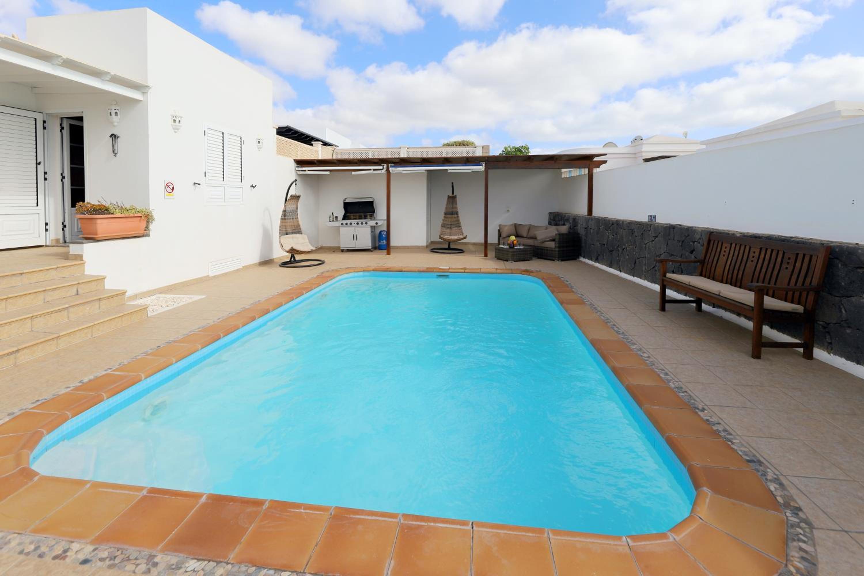 Villa Joanne - 4 Bedroom villa - WiFi and Air conditioning - Perfect for families view 5