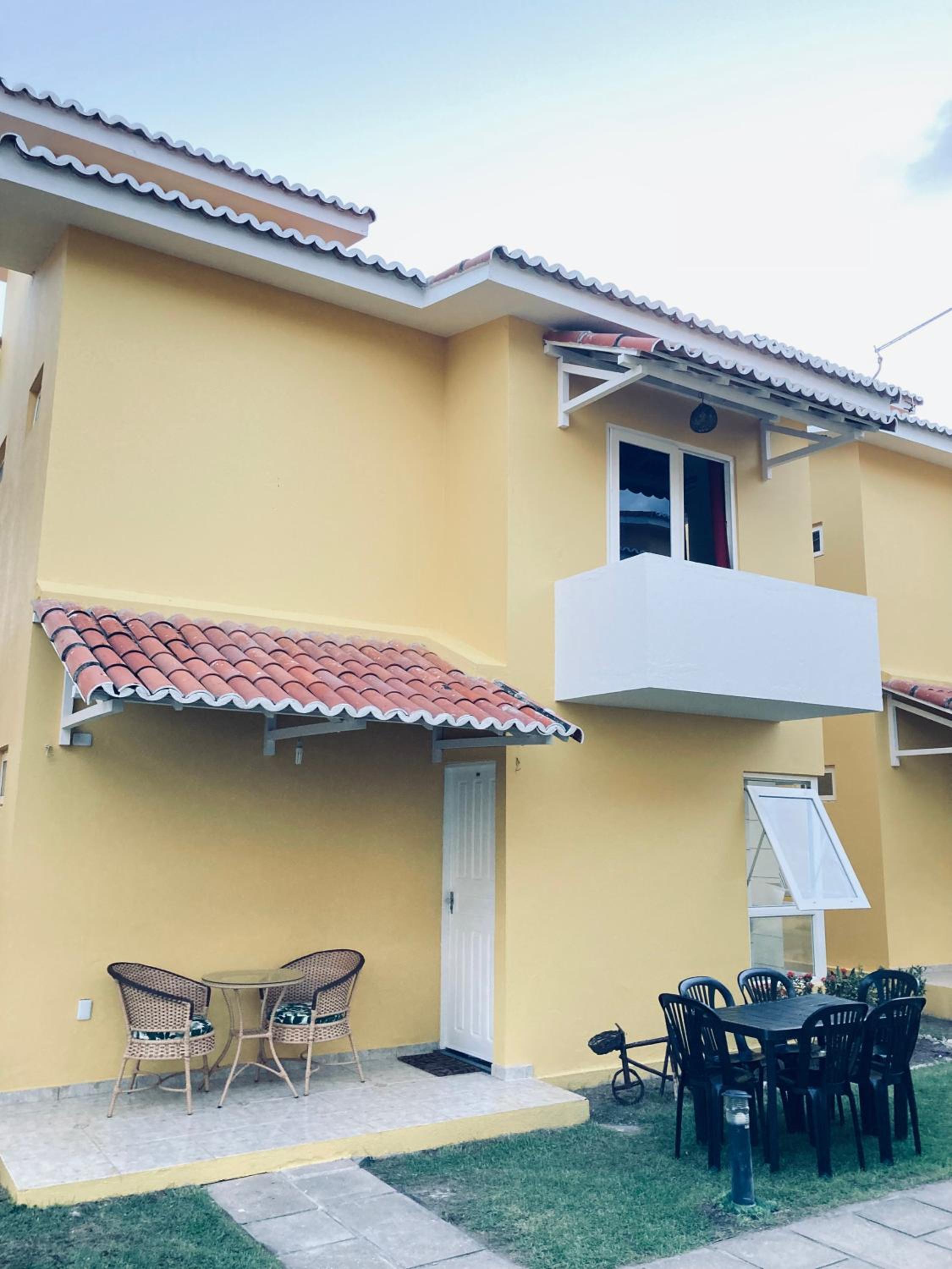Casa completa com piscina e área de laser completa na praia BELA - PB