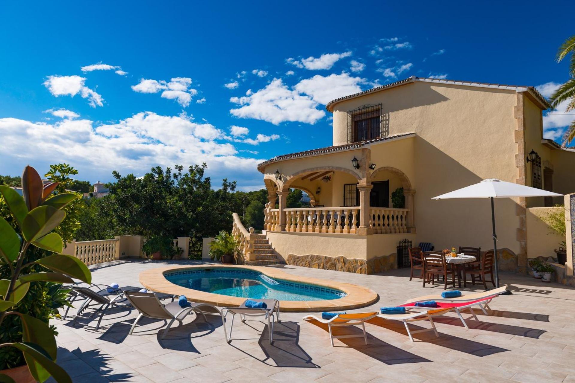Villa Llobell - Plusholidays view 4
